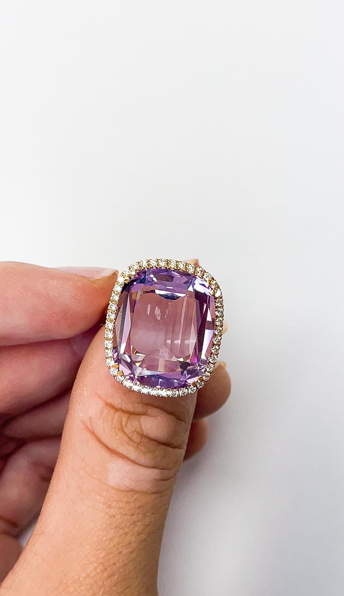 En vente :  Bague taille coussin avec tige tube et diamants en or rose 18 carats 2