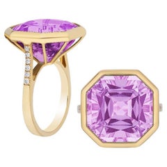 Anillo Octágono de Amatista Lavanda con Diamante en Oro Amarillo de 18 K