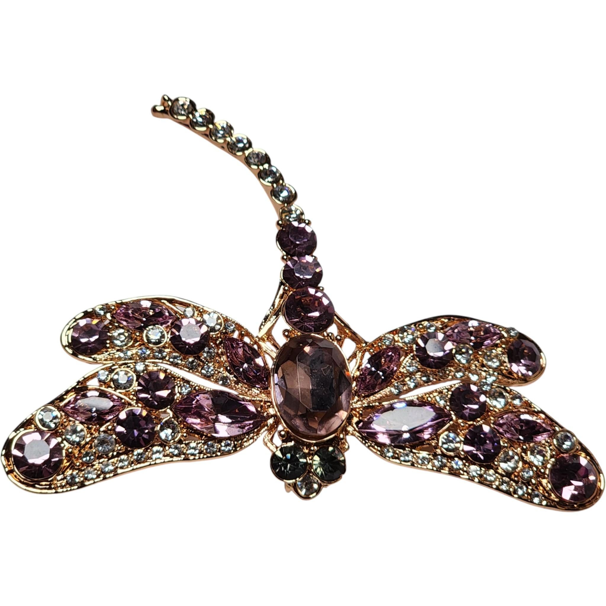 Taglio baguette Spilla a forma di libellula con strass chiari e lavanda in metallo dorato in vendita