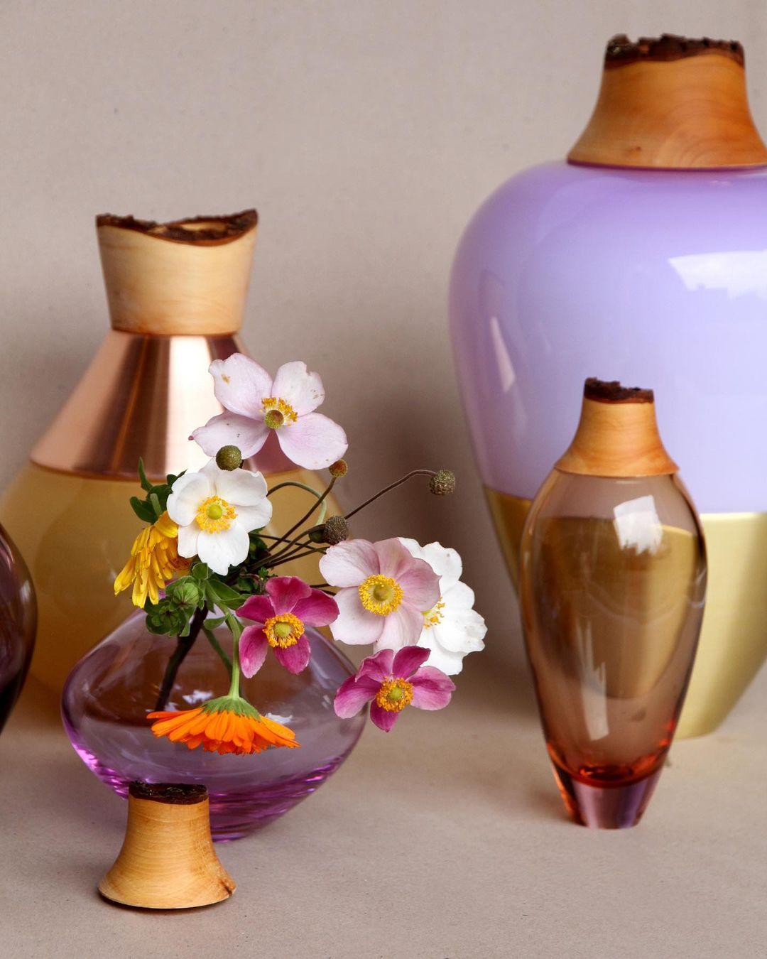 Vaso d'India I in lavanda e patina di rame, Pia Wüstenberg in vendita 3
