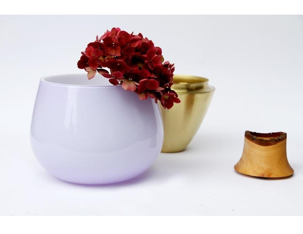 Tornito Vaso d'India I in lavanda e patina di rame, Pia Wüstenberg in vendita