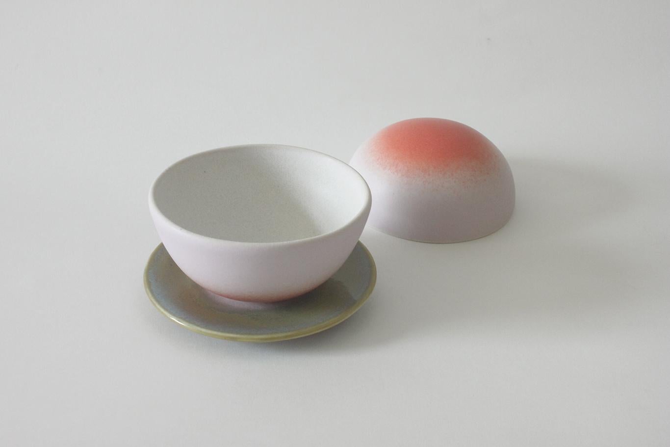 Carol Joo Lee is an artist who loves working with clay and chasing that perfect glaze moment. The 