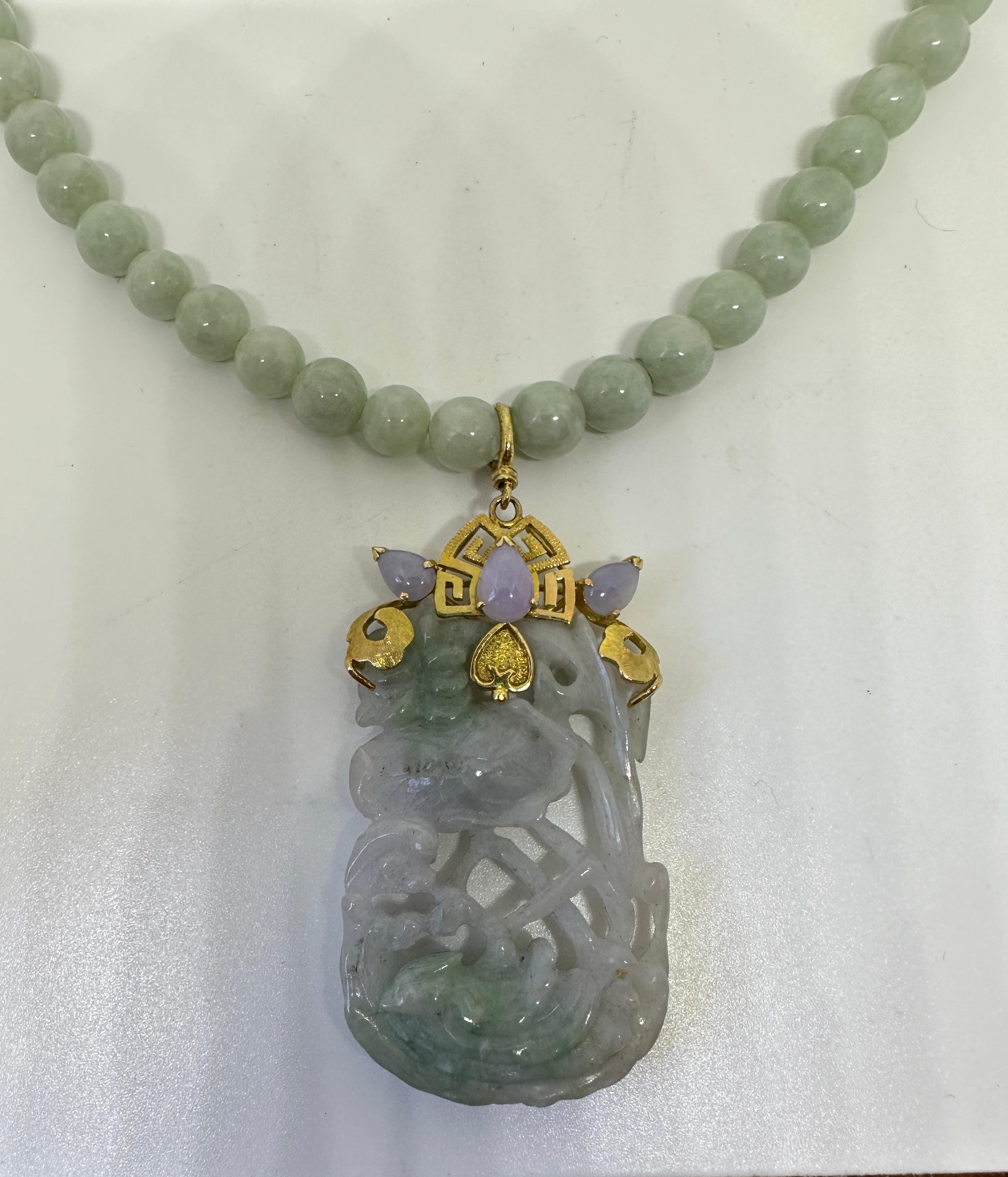 Collana con ciondolo in oro 20 carati di lavanda e giada verde Bird Lily Pad Lotus in vendita 5