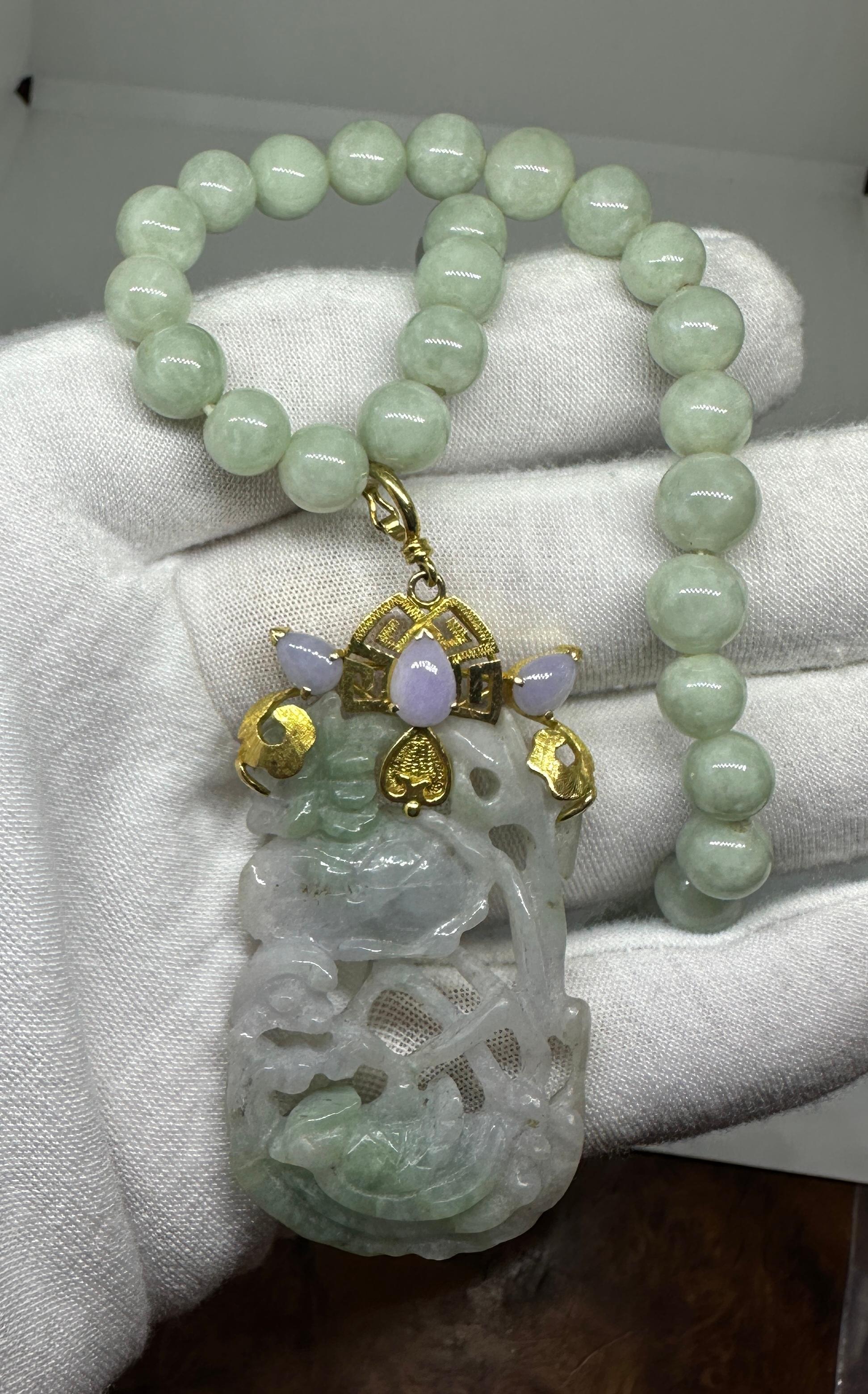 Collana con ciondolo in oro 20 carati di lavanda e giada verde Bird Lily Pad Lotus in vendita 1