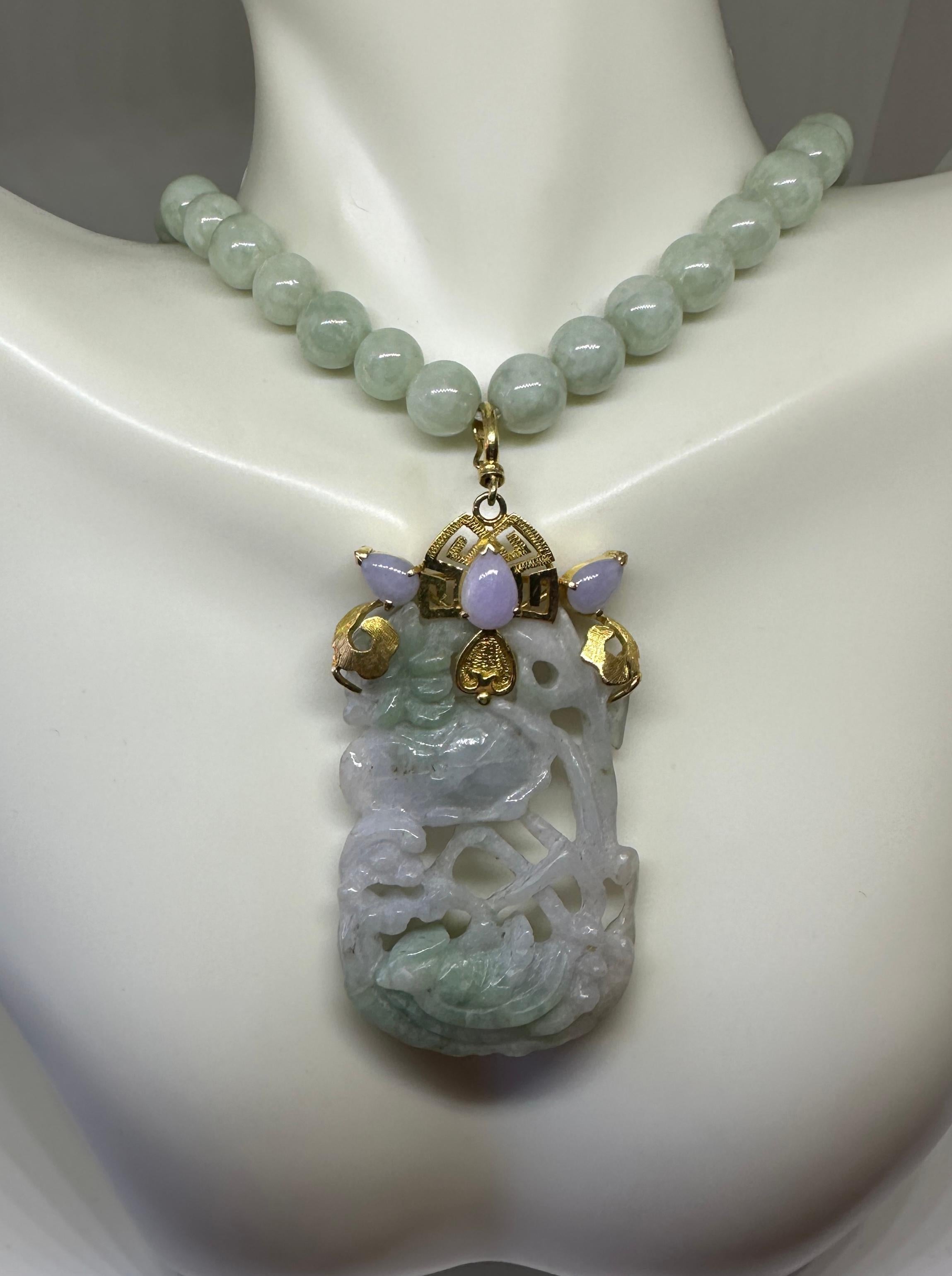 Collana con ciondolo in oro 20 carati di lavanda e giada verde Bird Lily Pad Lotus in vendita 2