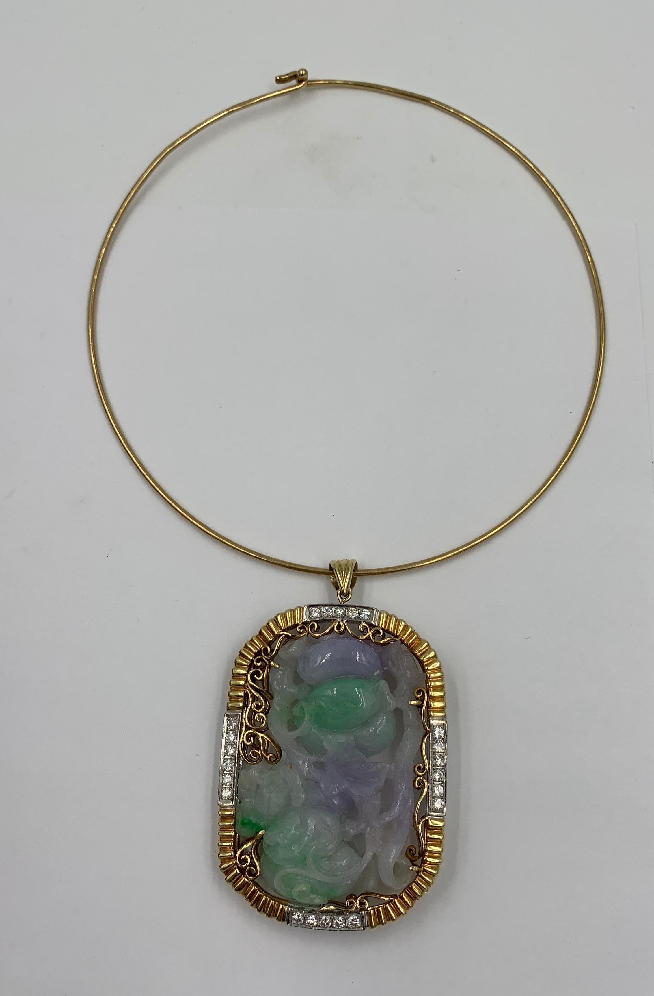 Lavender and Green Jadeite Jade 2.2 Carat Diamond Gold Pendant Necklace In Good Condition For Sale In New York, NY