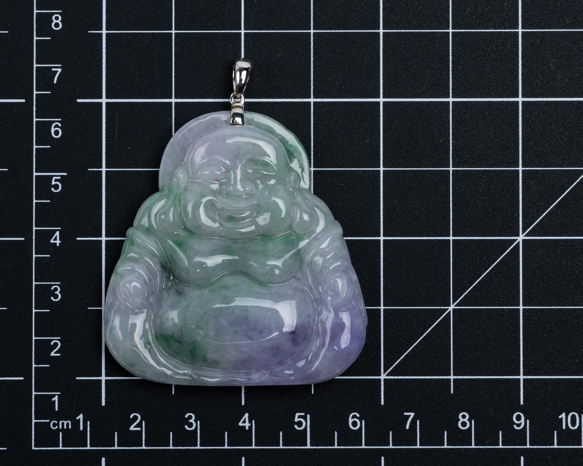Buddha di giada di giada verde e lavanda, certificato non trattato in vendita 1