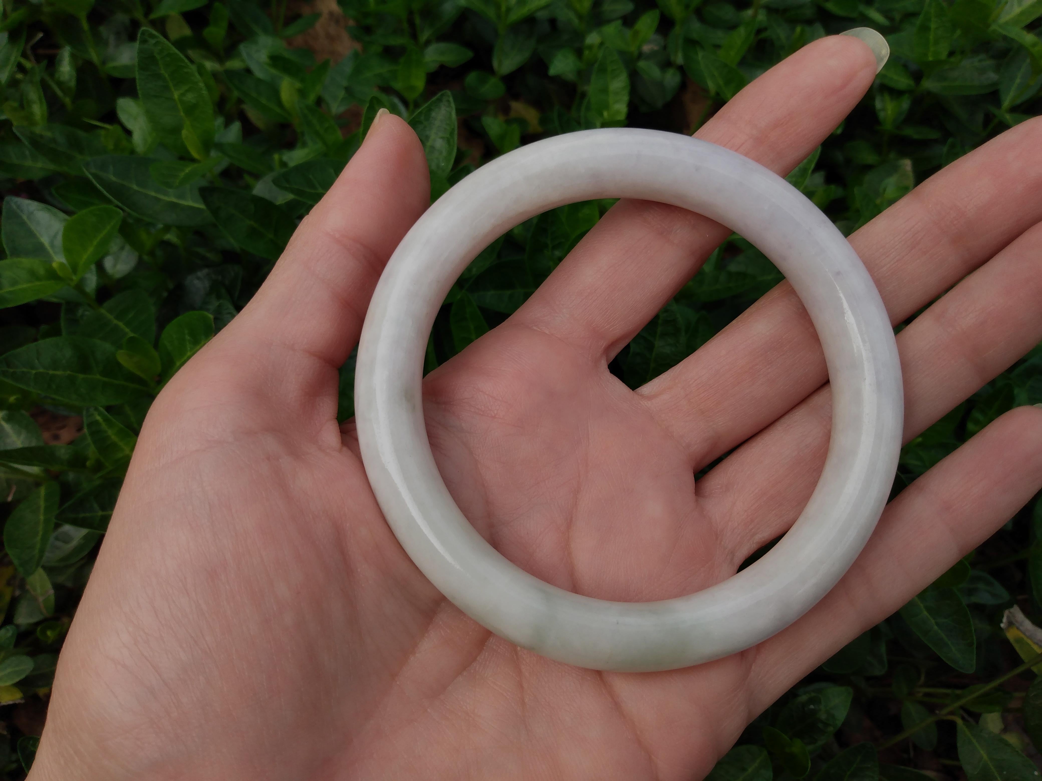 Lavender and Pale Celadon Jadeite Bangle Bracelet In Good Condition In Yellville, AR