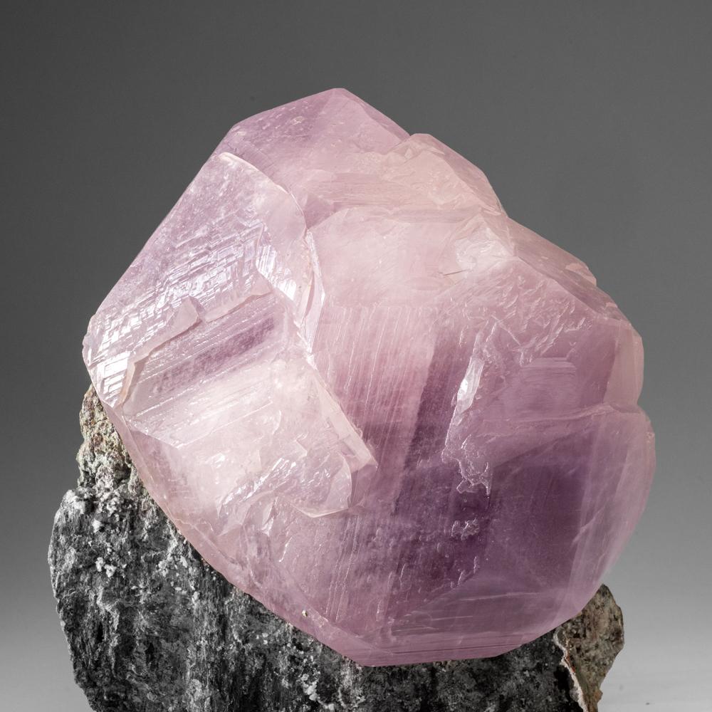 XXI secolo e contemporaneo Calcite lavanda dal distretto di Mogok, divisione di Mandalay, Myanmar (Birmania) in vendita