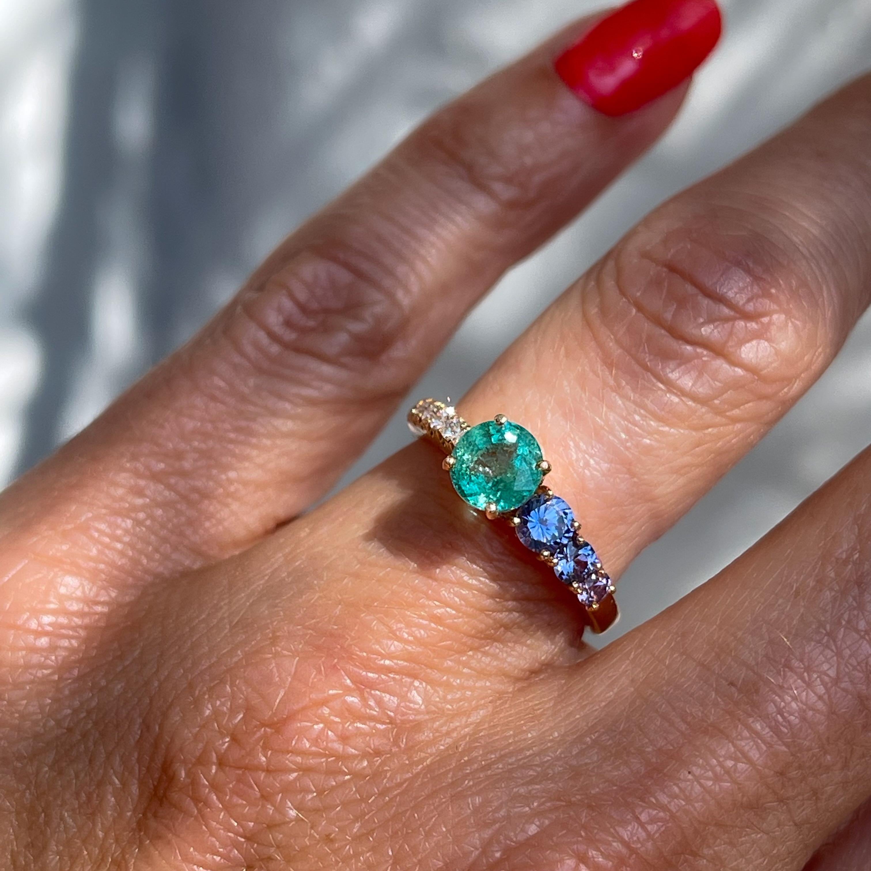 Lavender Cascade Colombian Emerald Ring with Sapphires, Rose Gold, NIXIN Jewelry For Sale 4
