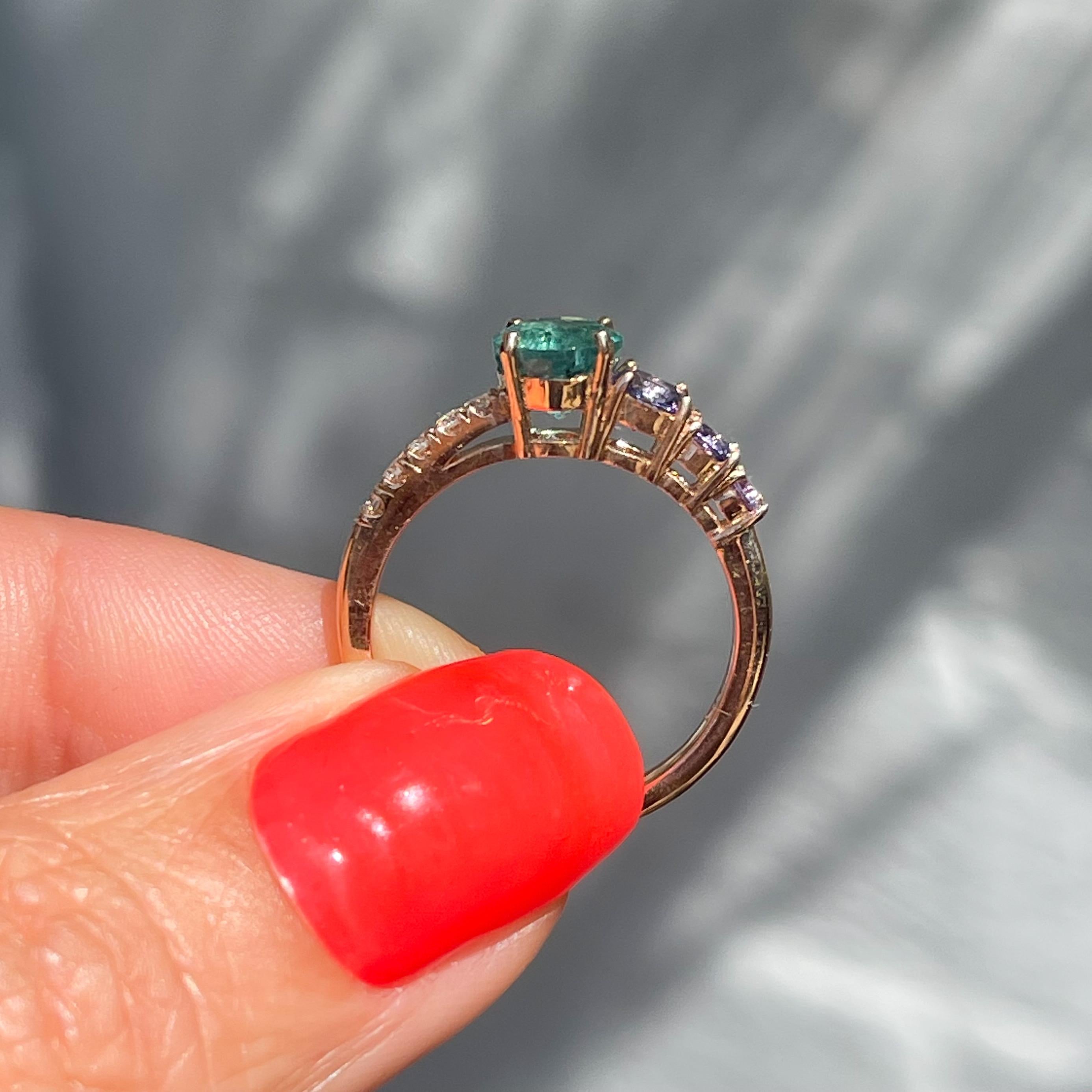 Lavender Cascade Colombian Emerald Ring with Sapphires, Rose Gold, NIXIN Jewelry en vente 5