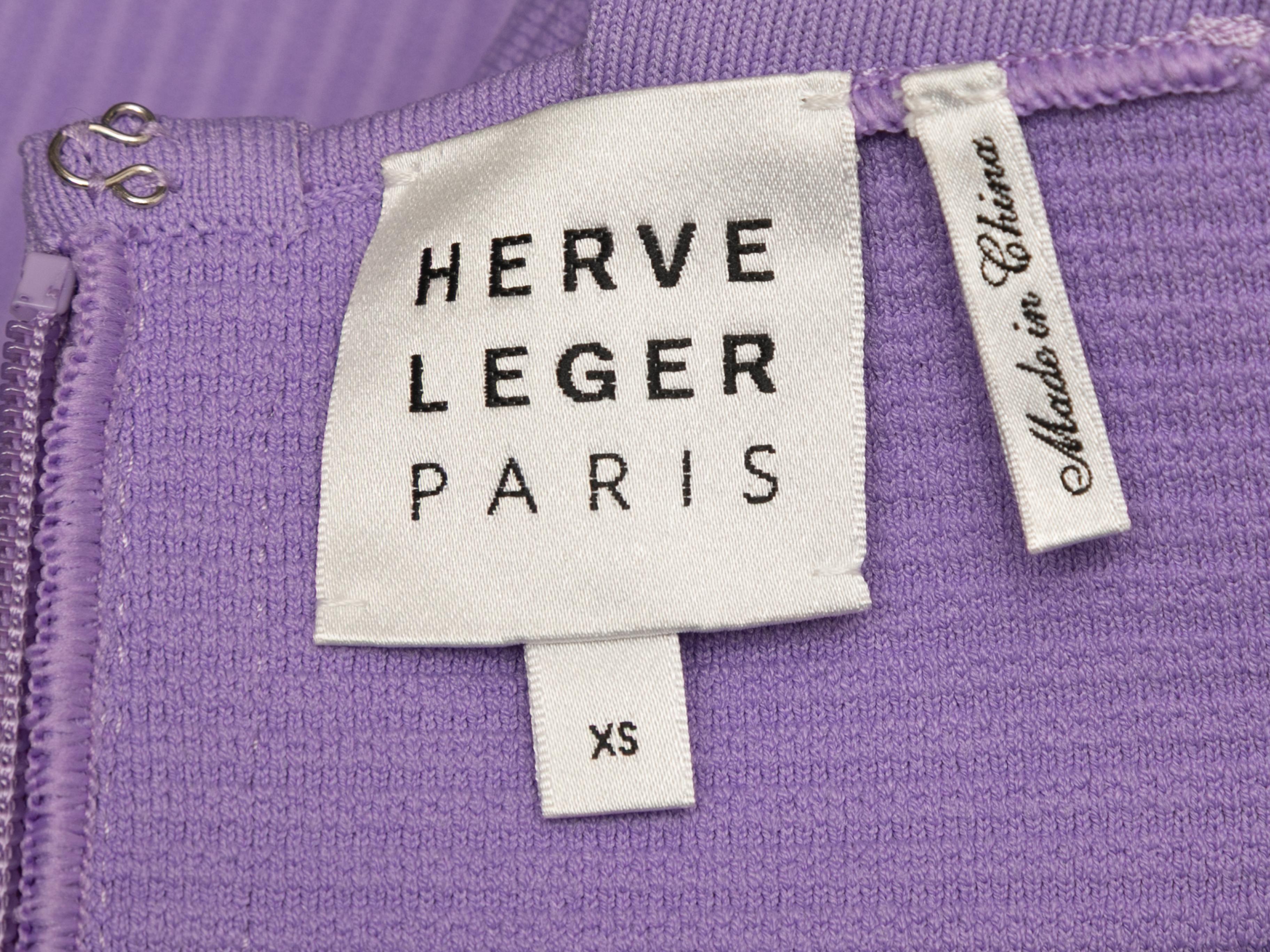 Lavendelfarbenes Herve Leger Bandage-Kleid mit Ausschnitt Größe US XS im Zustand „Gut“ im Angebot in New York, NY