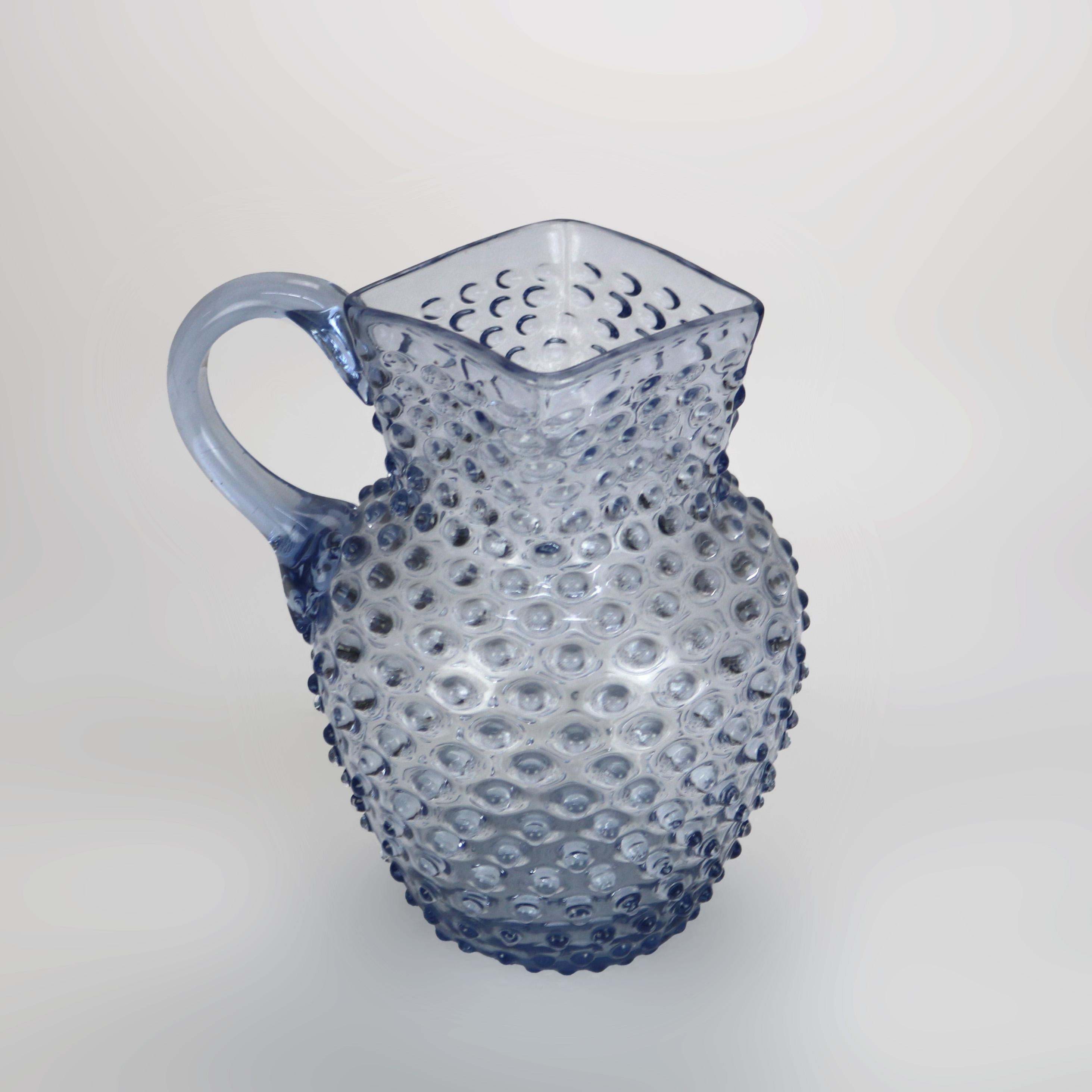 Lavendelfarbener Hobnail-Glas-Krug um 1940 im Zustand „Gut“ im Angebot in Big Flats, NY