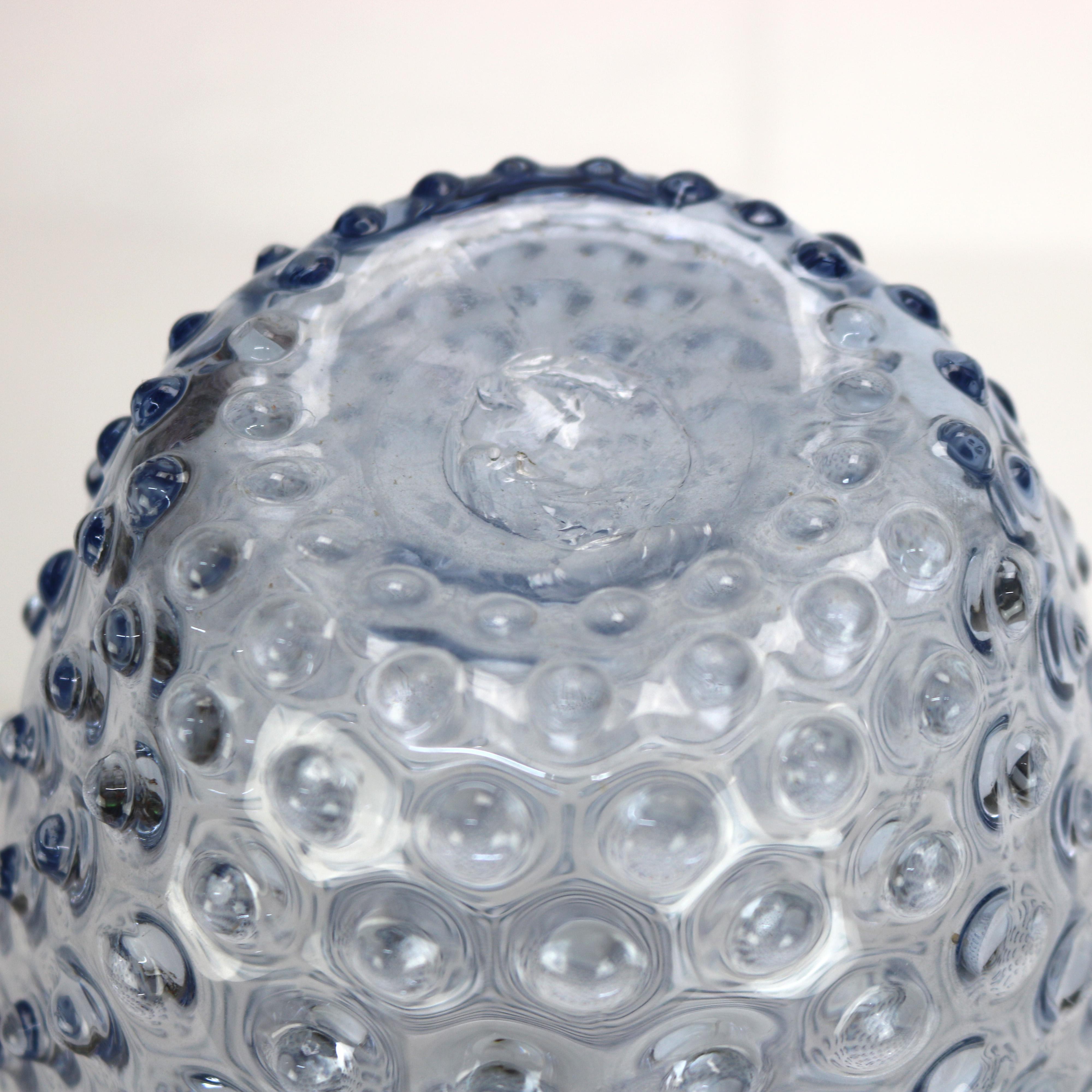 Lavendelfarbener Hobnail-Glas-Krug um 1940 im Angebot 1