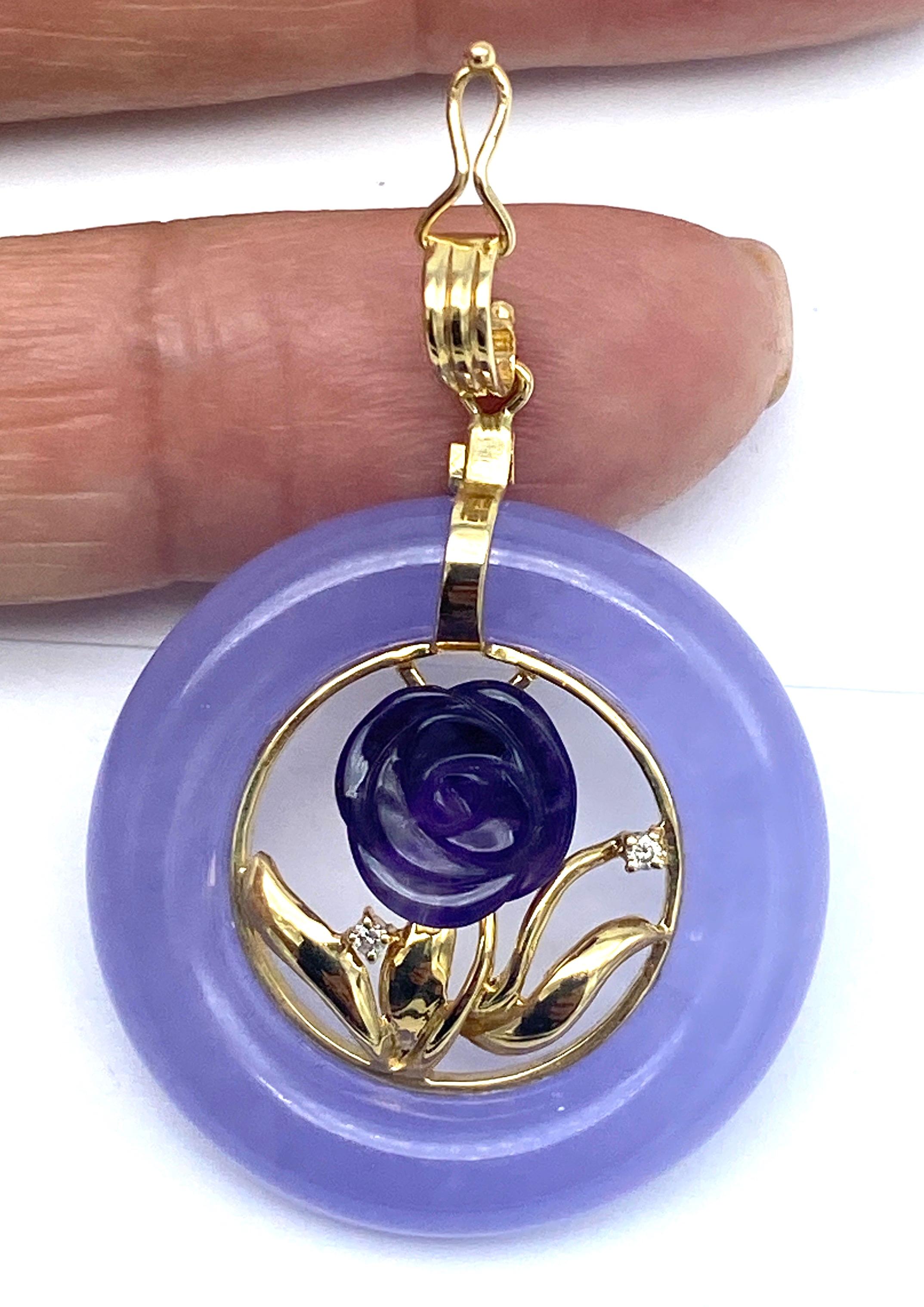 Anhänger aus 14 Karat Gelbgold mit lavendelfarbener Jade und Amethyst-Blume 4