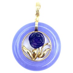 Anhänger aus 14 Karat Gelbgold mit lavendelfarbener Jade und Amethyst-Blume
