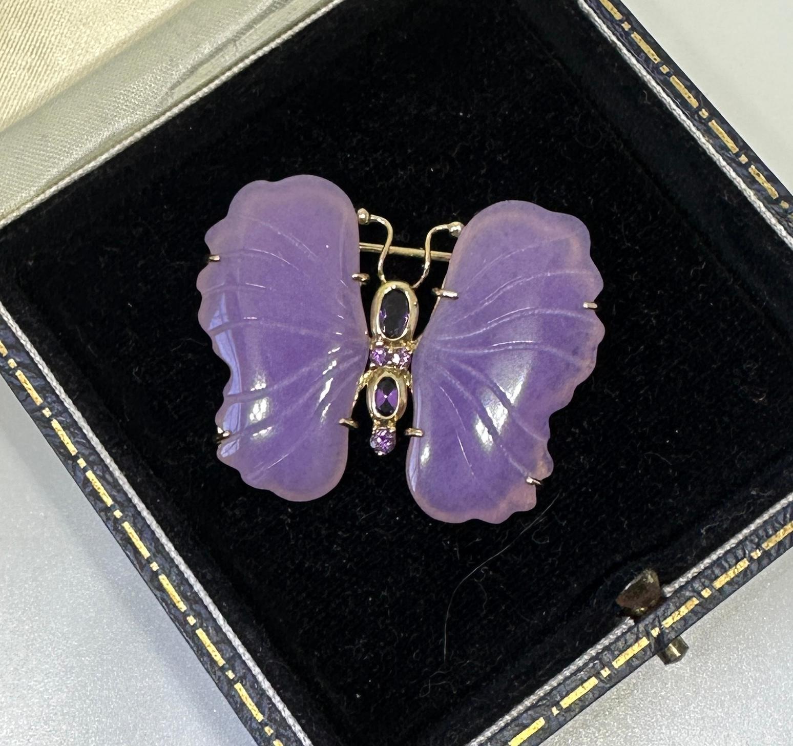 Art Déco Spilla farfalla in oro lavanda giada ametista Insetto antico in vendita