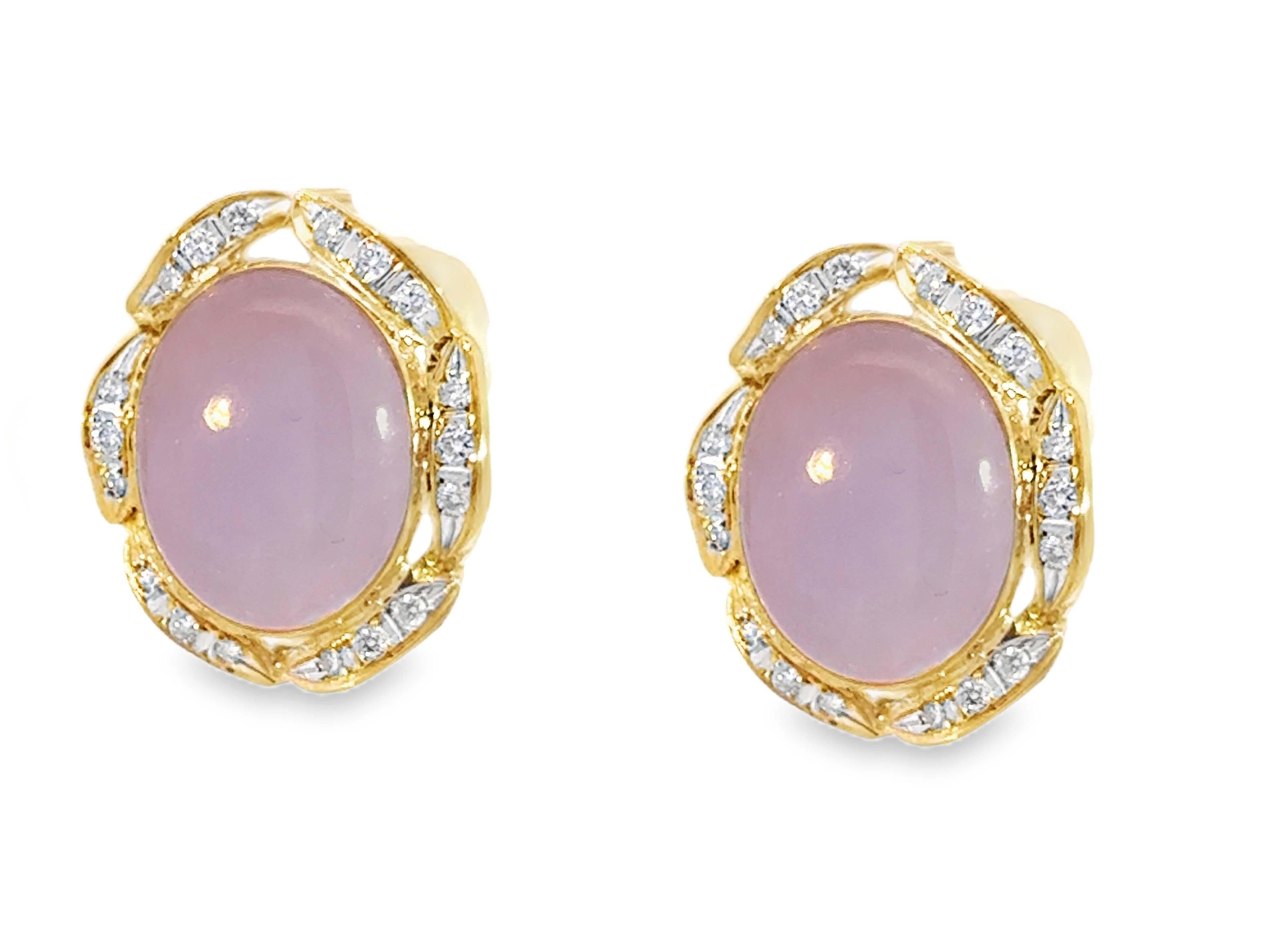 Cabochon Orecchini a cerchio di giada lavanda e diamanti in oro giallo 18 carati in vendita