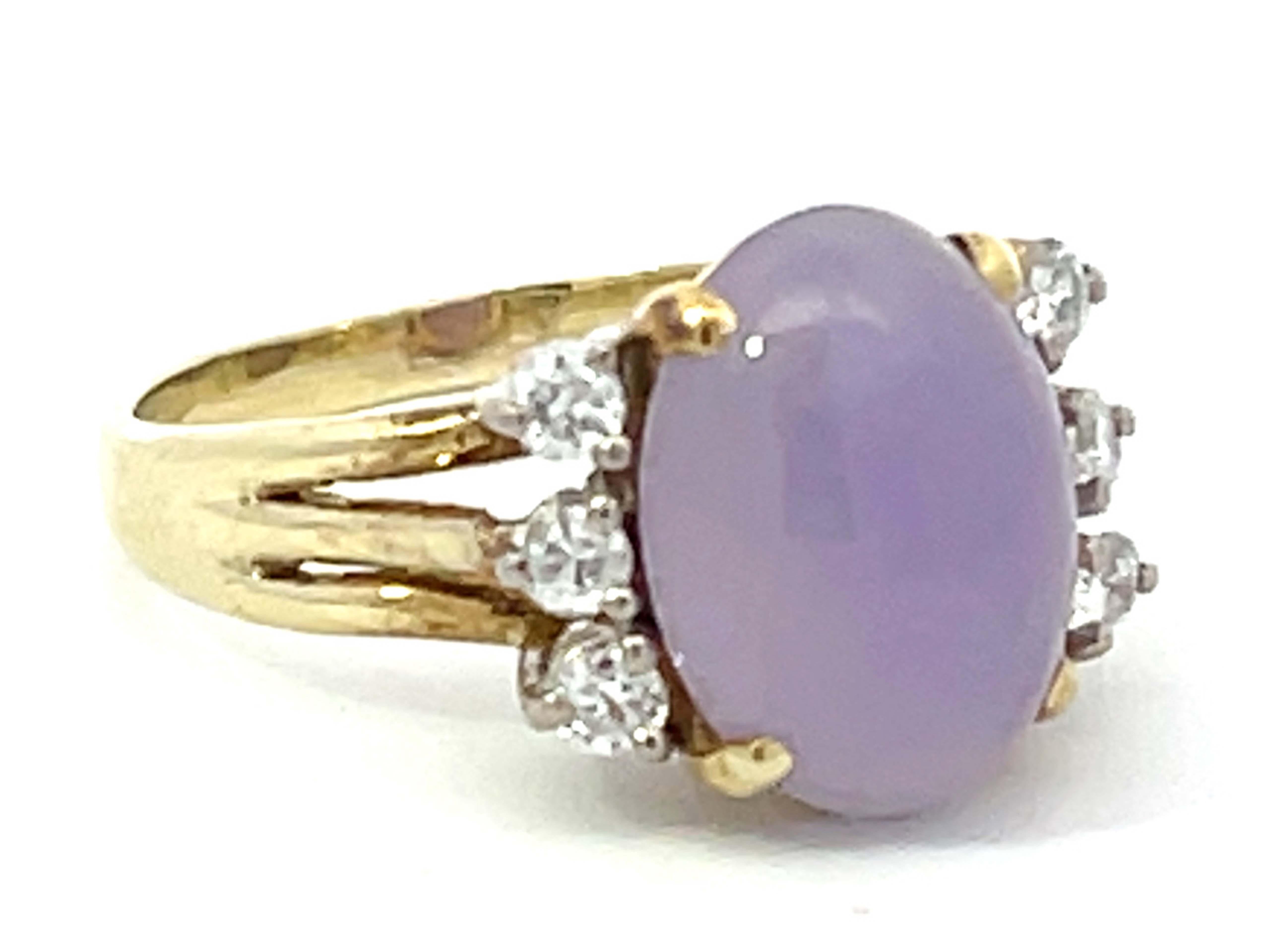 Modern Lavender Jade and Diamond Ring in 14k Yellow Gold For Sale