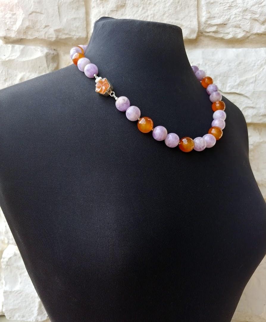 Lavender Jade and Faceted Carnelian Necklace In Excellent Condition In Chesterland, OH
