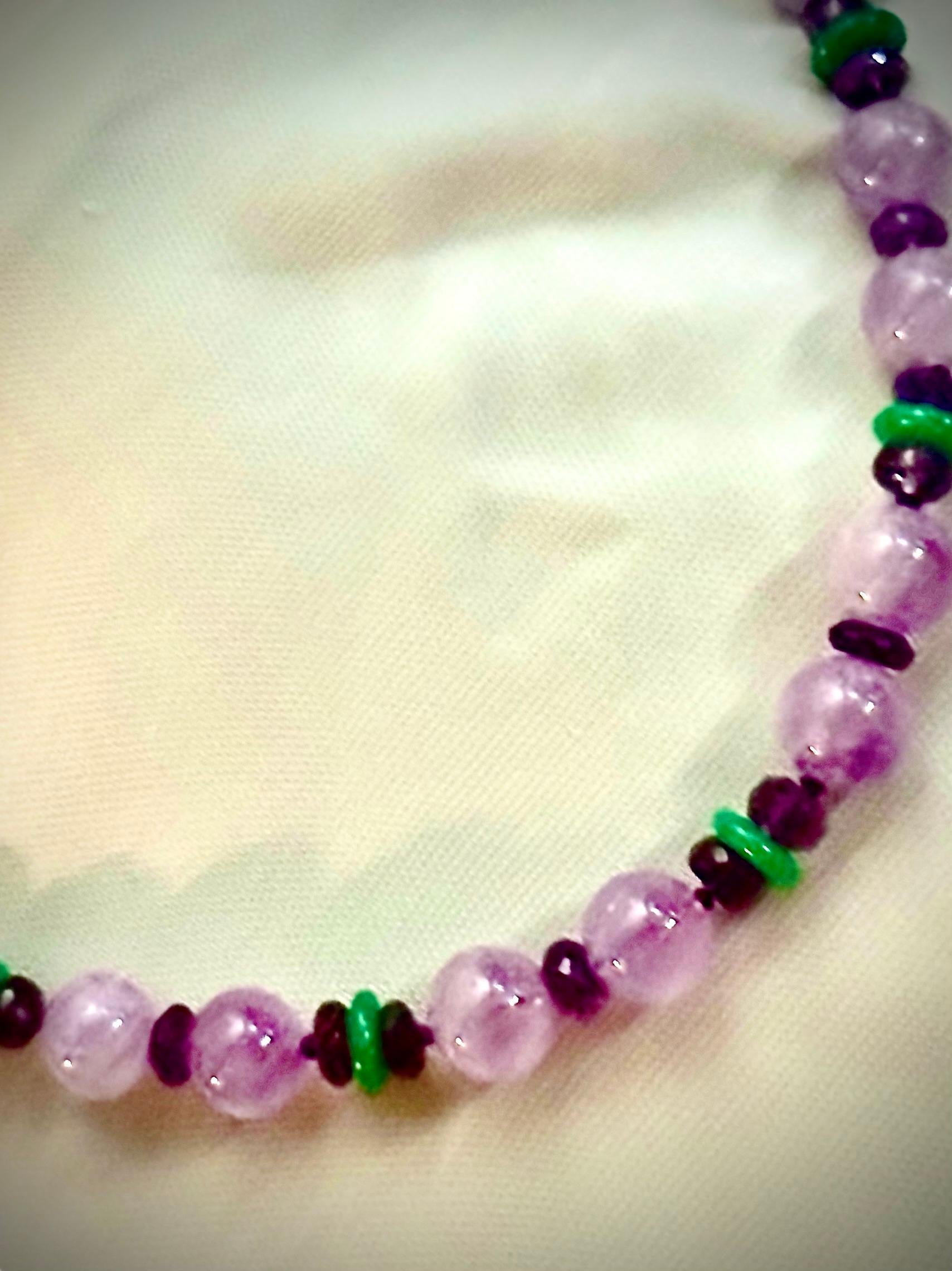 Moderno Collana in giada color lavanda, crisoprasio verde e ametista in vendita