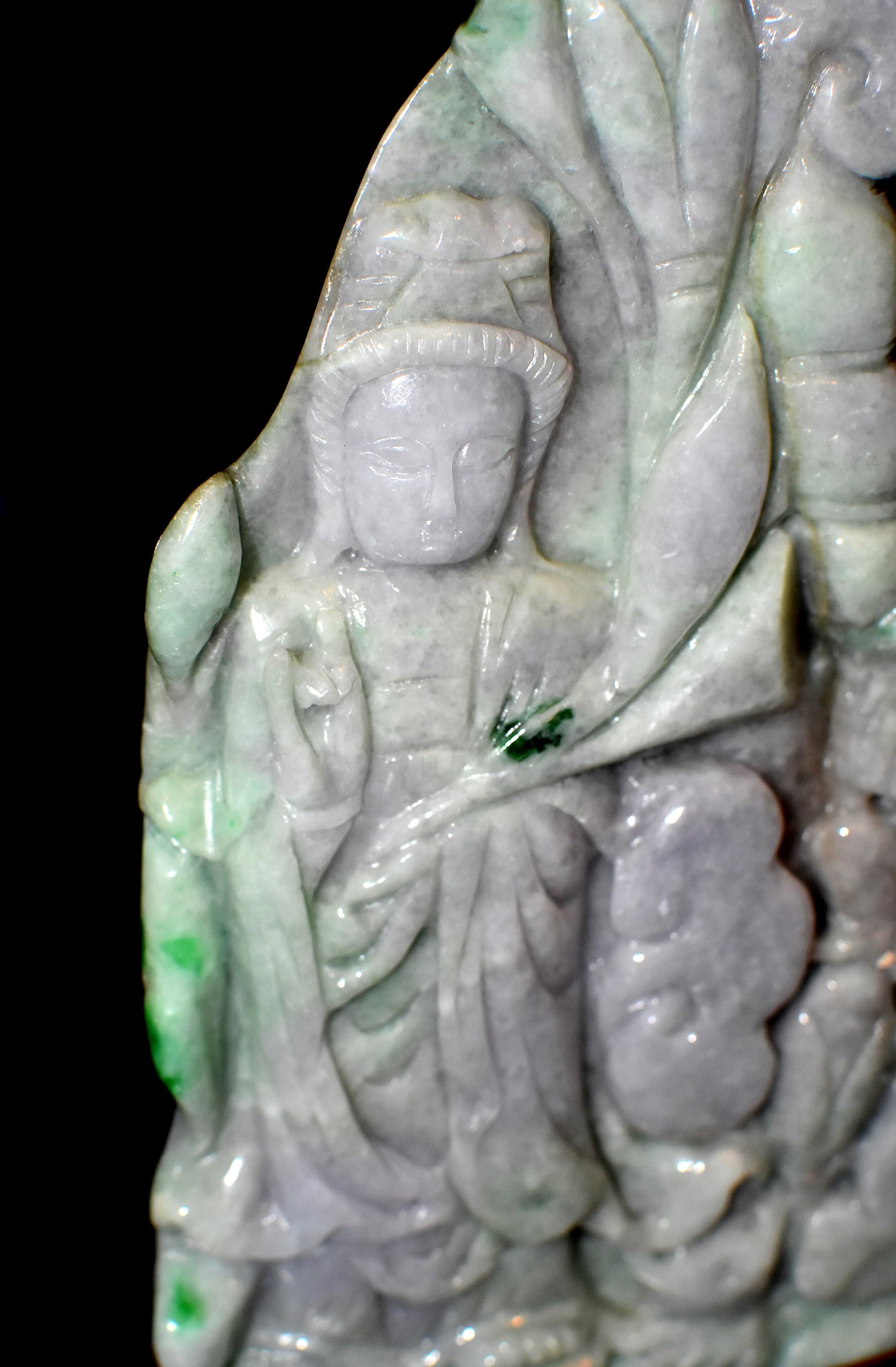 Statue de Kwan Yin en jade lavande:: sculpture en jadéite 1