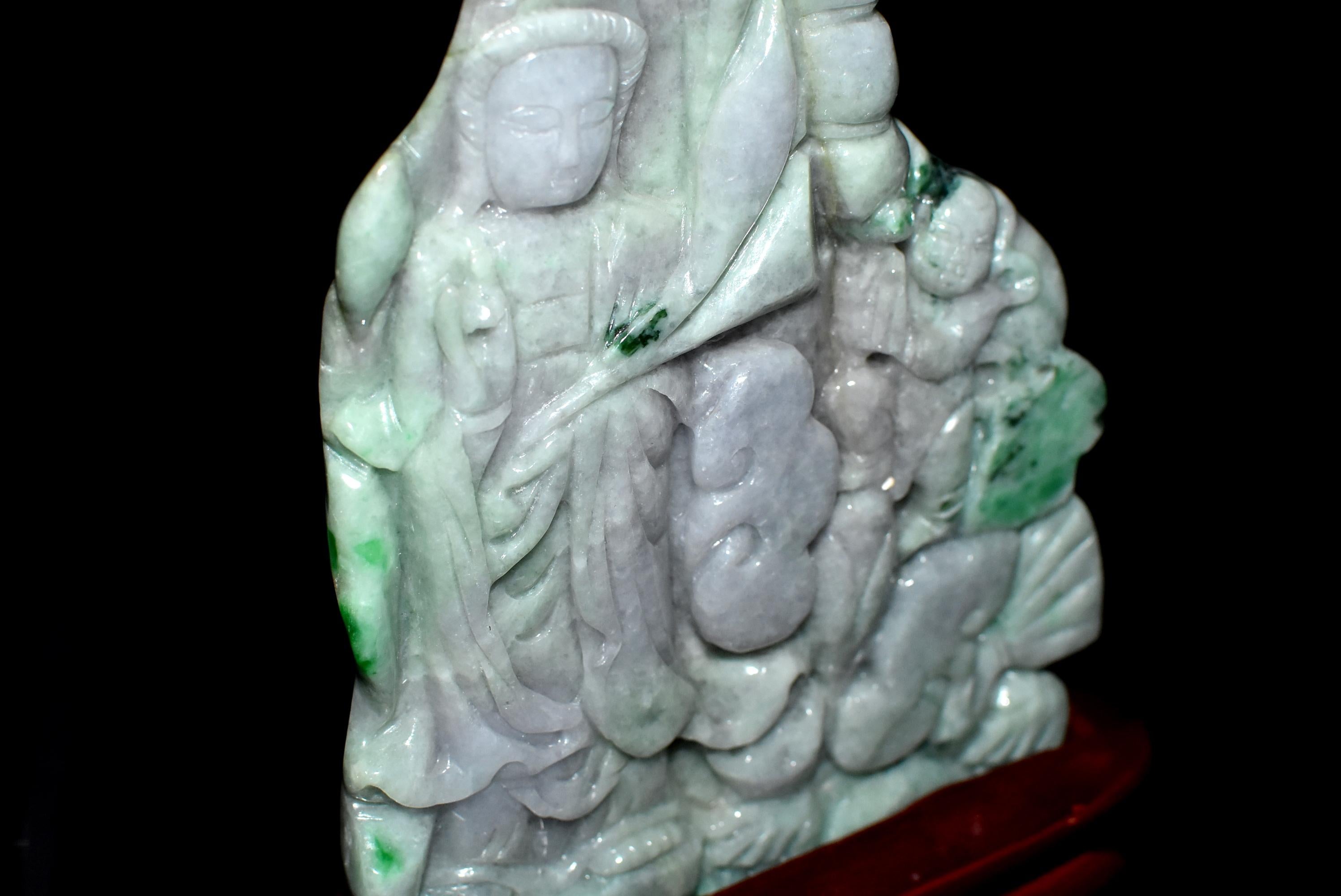Statue de Kwan Yin en jade lavande:: sculpture en jadéite 2