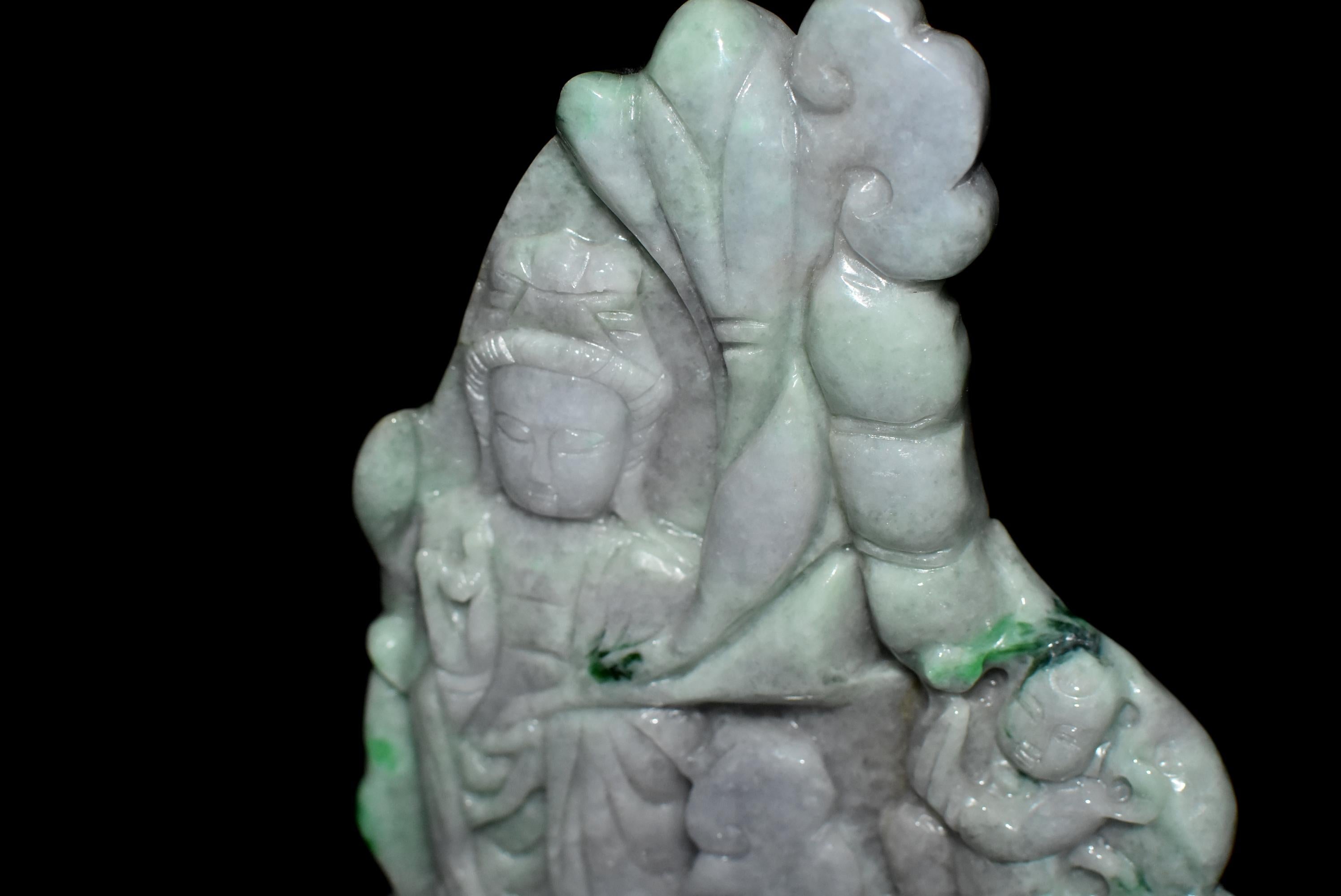 Statue de Kwan Yin en jade lavande:: sculpture en jadéite 6