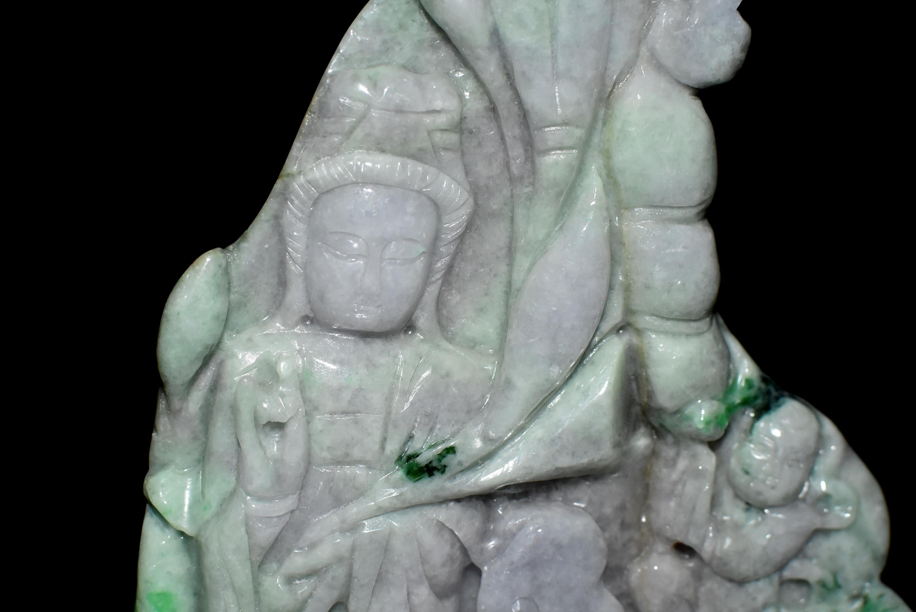 Chinois Statue de Kwan Yin en jade lavande:: sculpture en jadéite