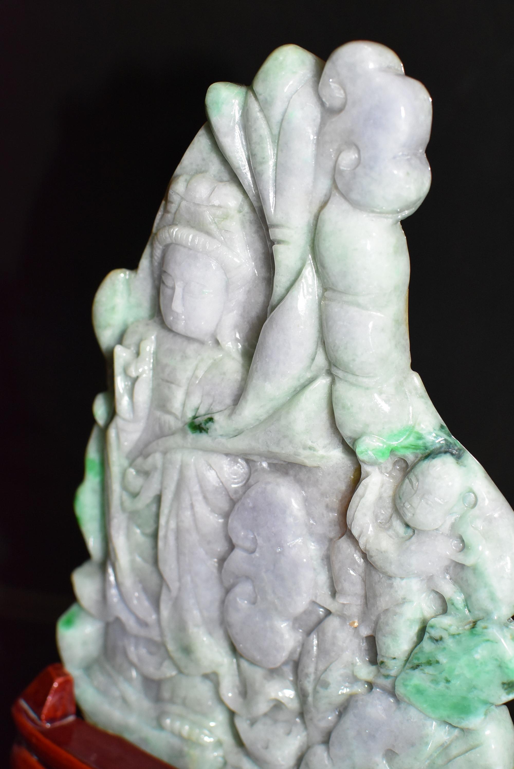 Statue de Kwan Yin en jade lavande:: sculpture en jadéite Excellent état à Somis, CA