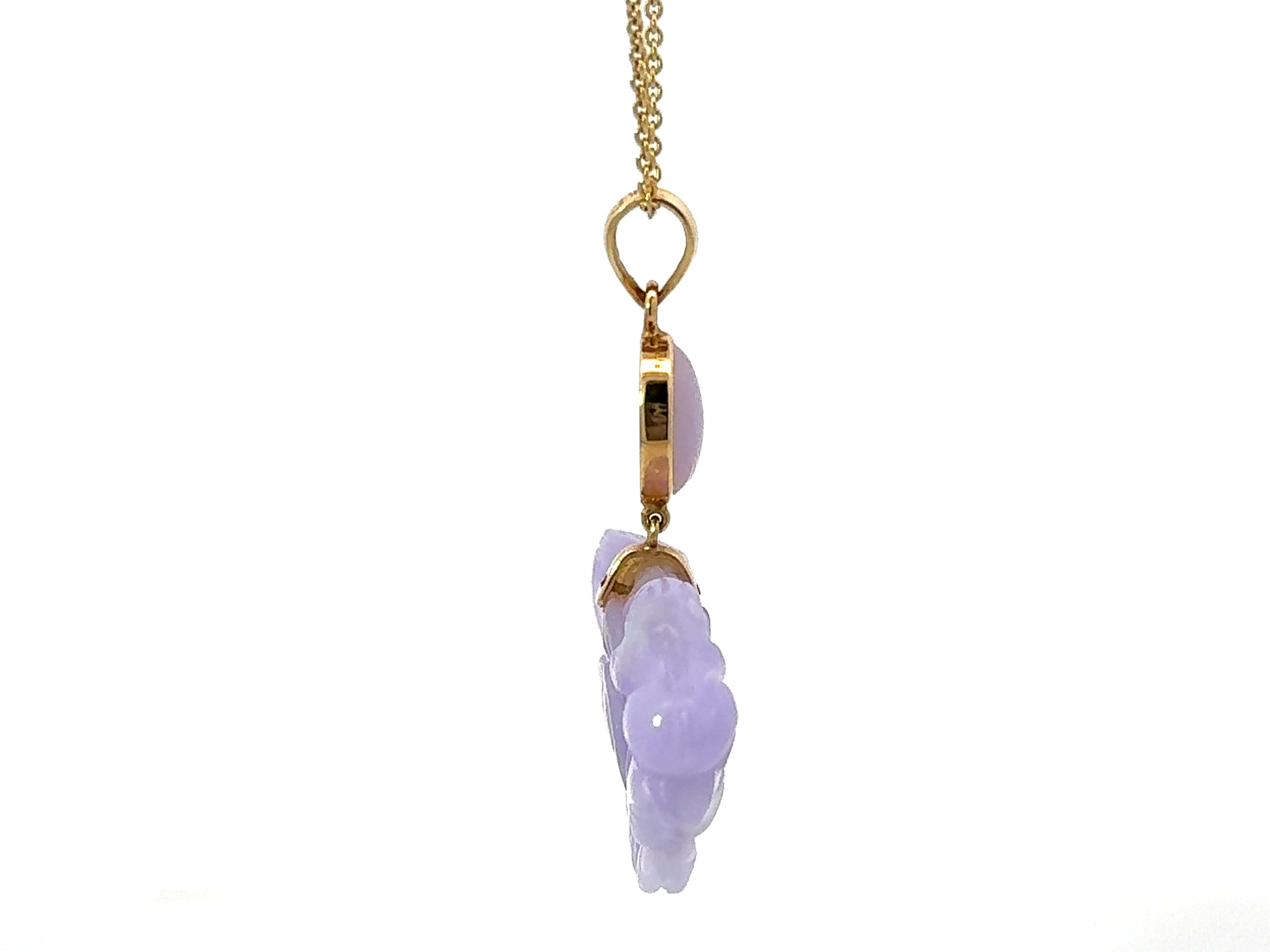 Lavender Jade Lotus Frog Necklace 14K Yellow Gold In Excellent Condition For Sale In Honolulu, HI