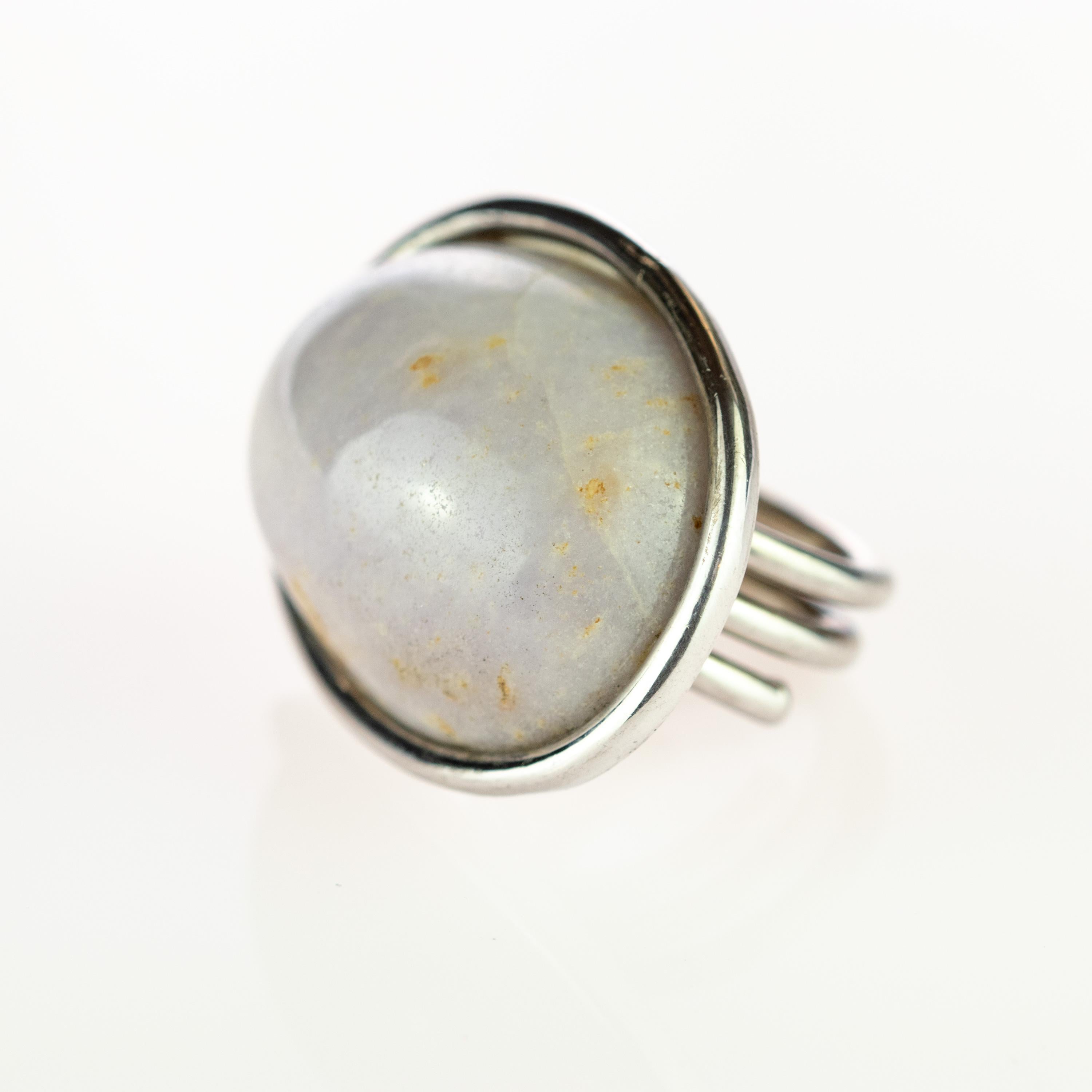 Bague cocktail Intini rétro en argent sterling avec cabochon ovale en jade lavande Pour femmes en vente