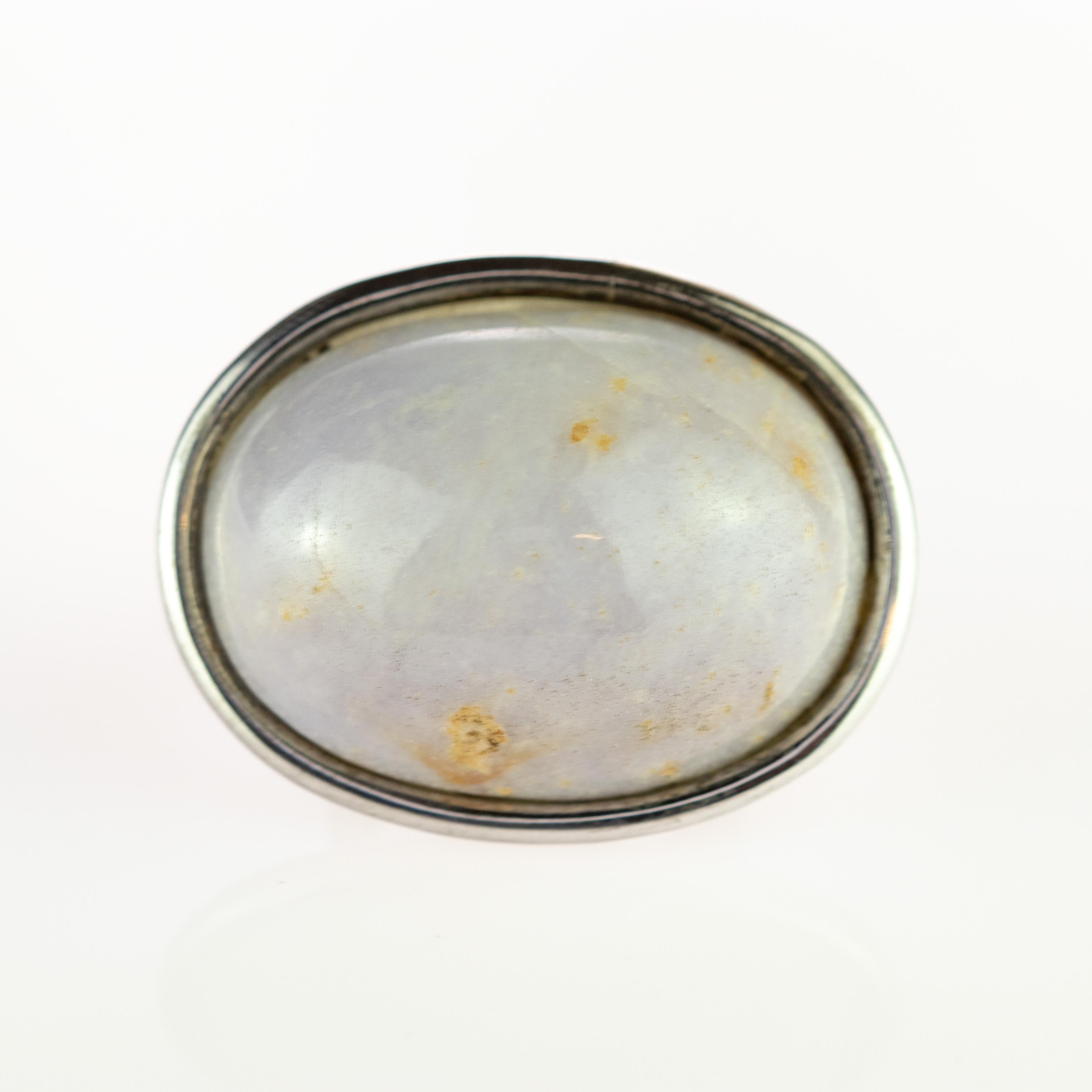 Bague cocktail Intini rétro en argent sterling avec cabochon ovale en jade lavande en vente 1