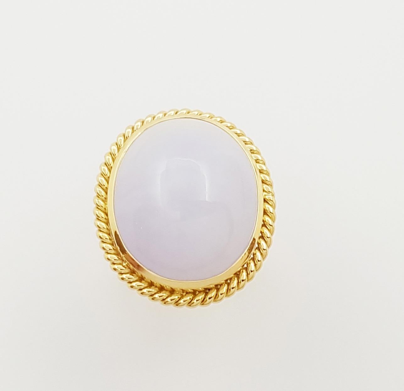 Lavender Jade Ring set in 18K Gold Settings For Sale 4