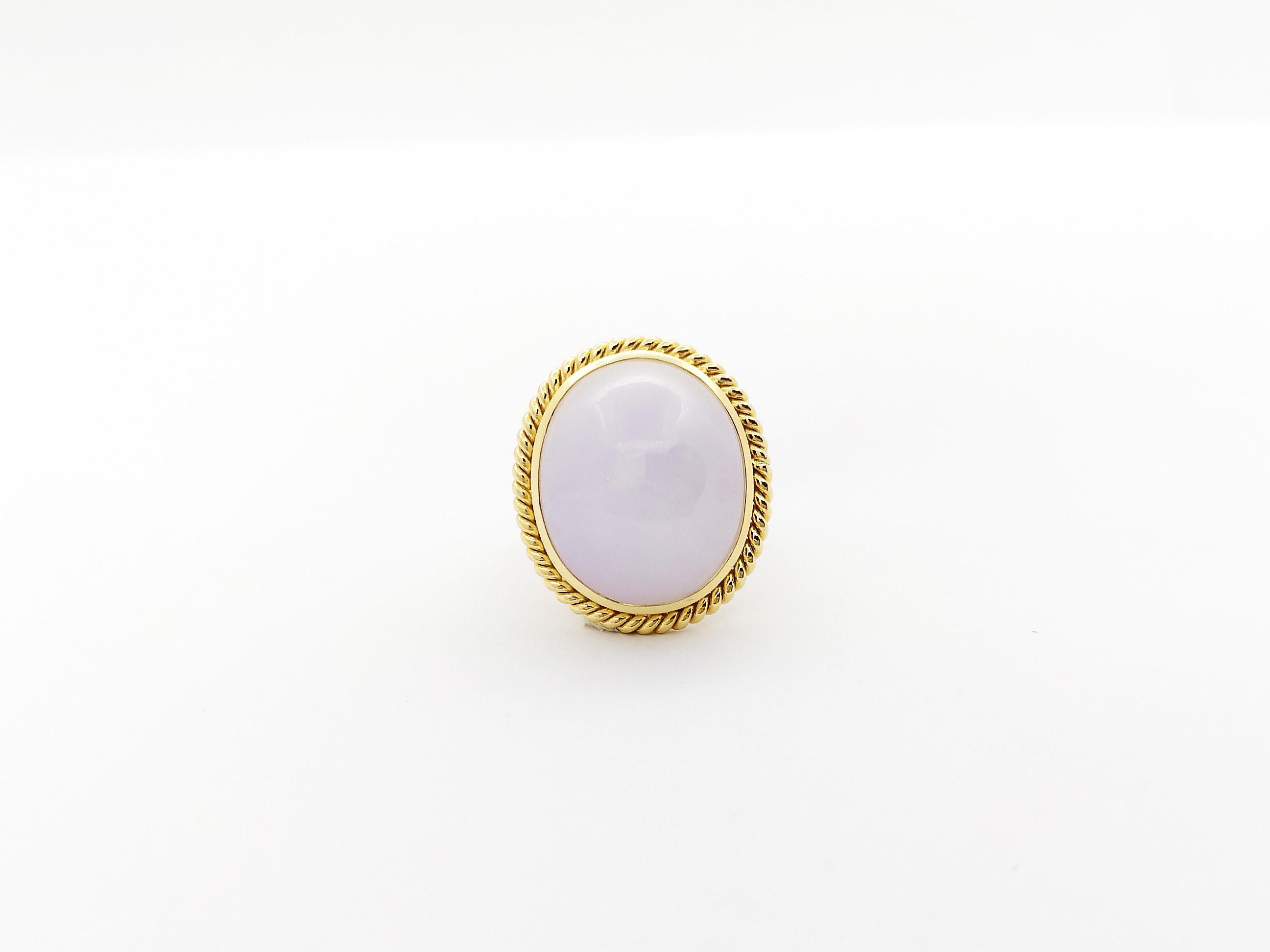 Lavender Jade Ring set in 18K Gold Settings For Sale 5