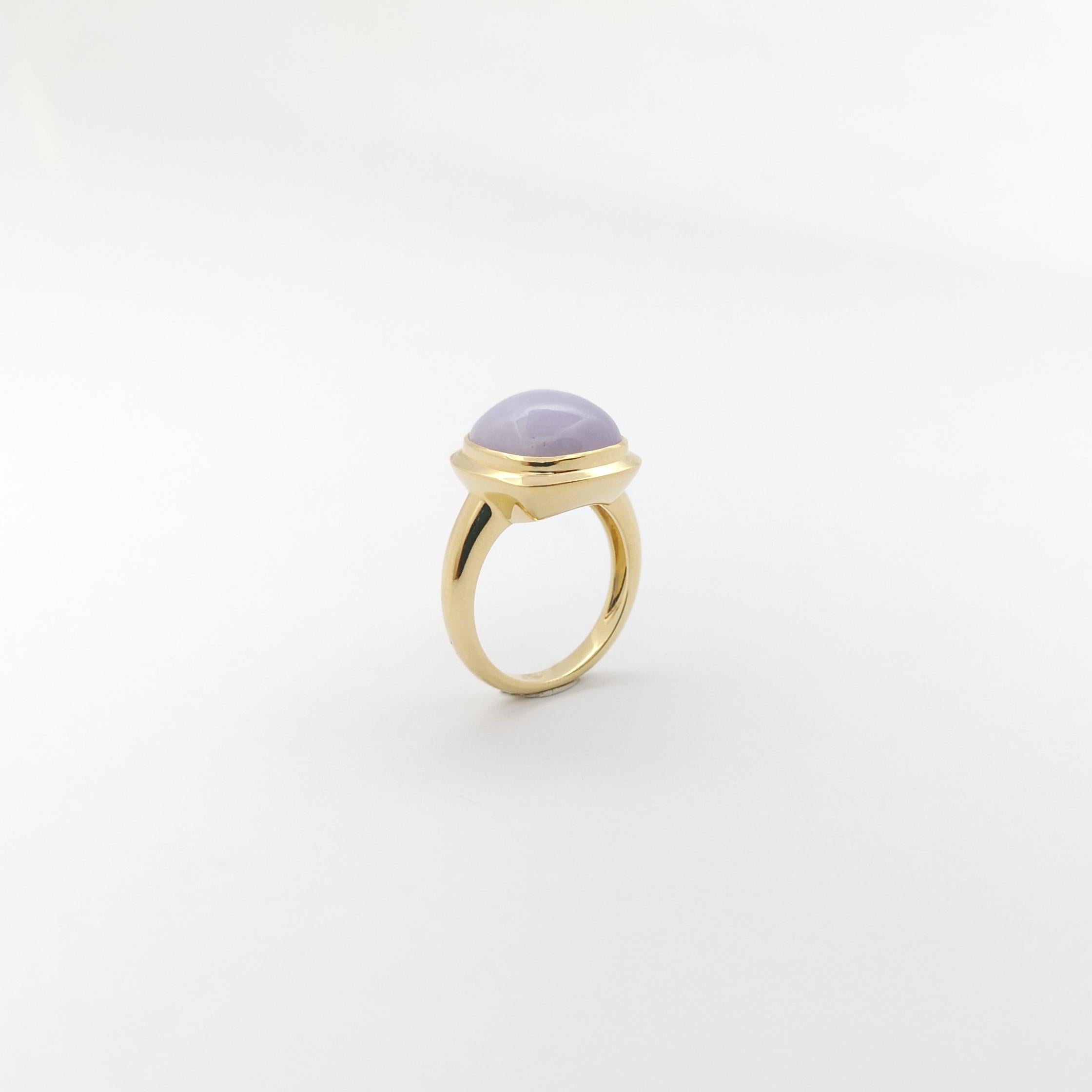 Lavender Jade Ring set in 18k Gold Settings For Sale 5