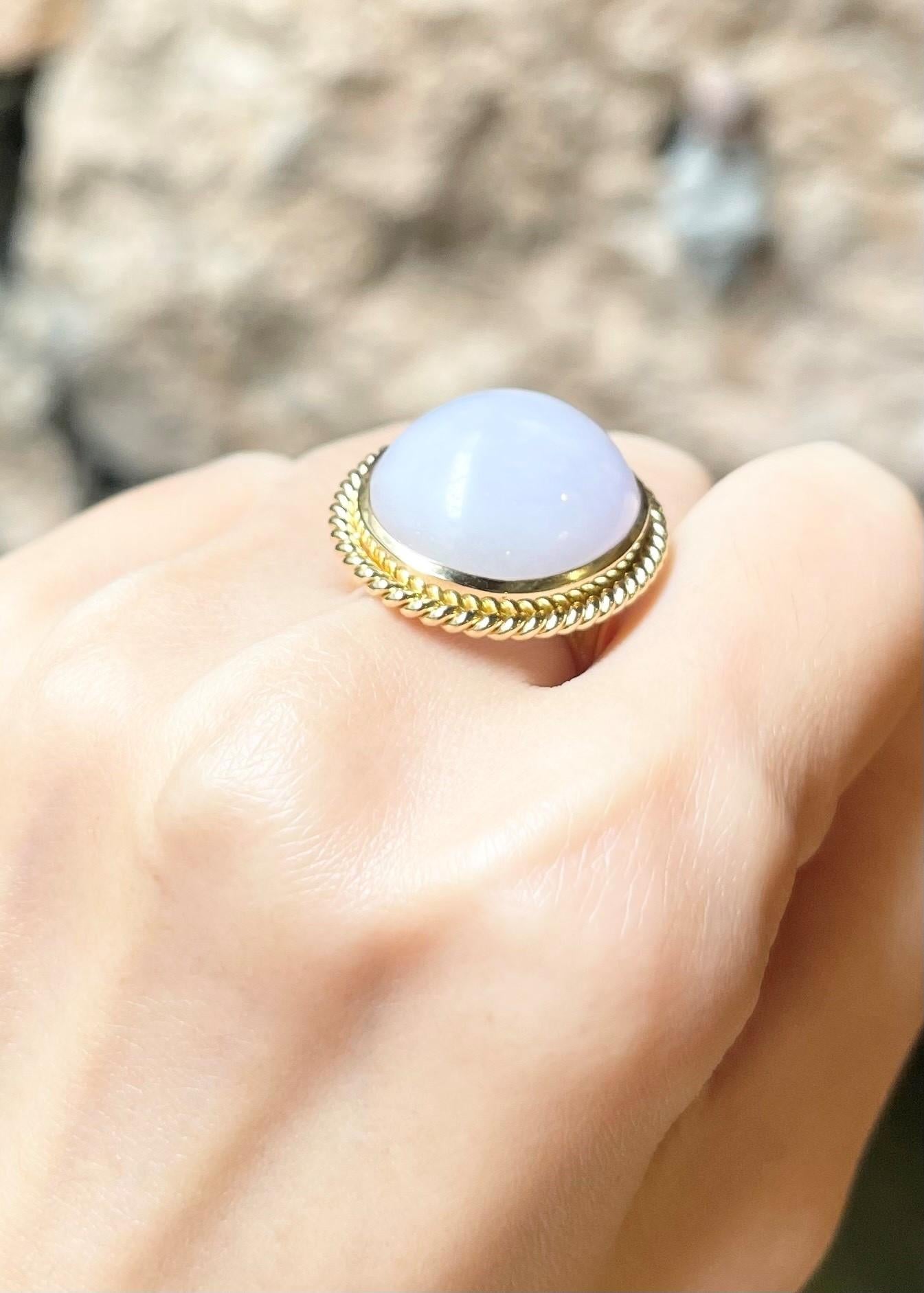 Contemporary Lavender Jade Ring set in 18K Gold Settings For Sale