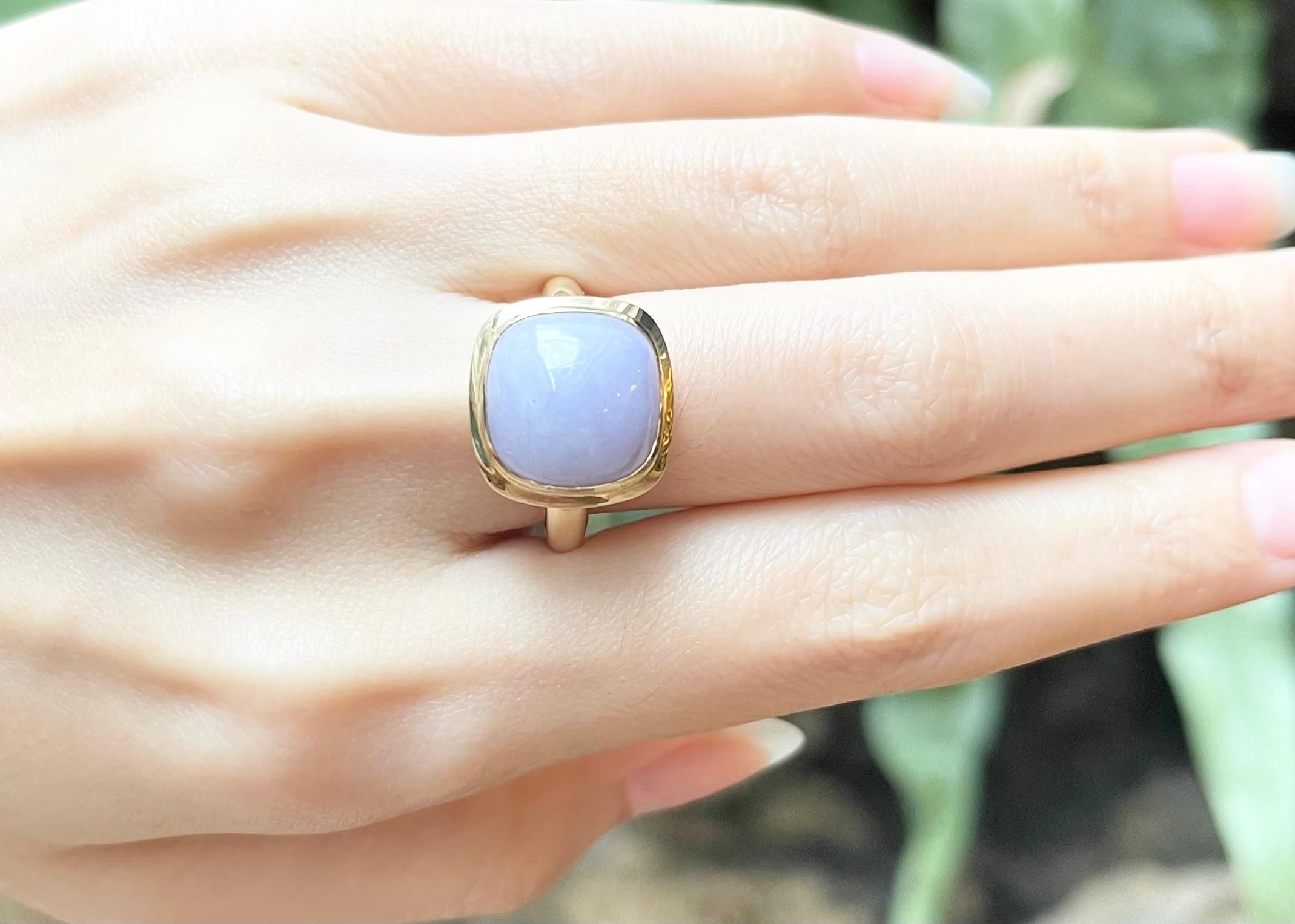 Contemporary Lavender Jade Ring set in 18k Gold Settings For Sale