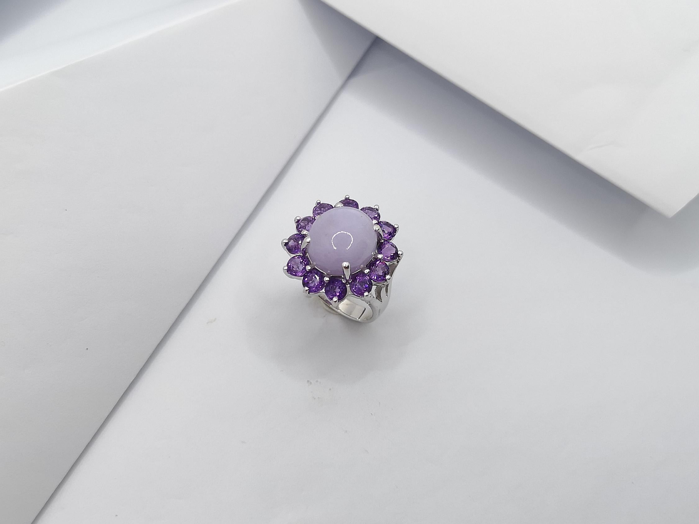 Lavender Jade with Amethyst Ring Set in 18 Karat White Gold Settings For Sale 3
