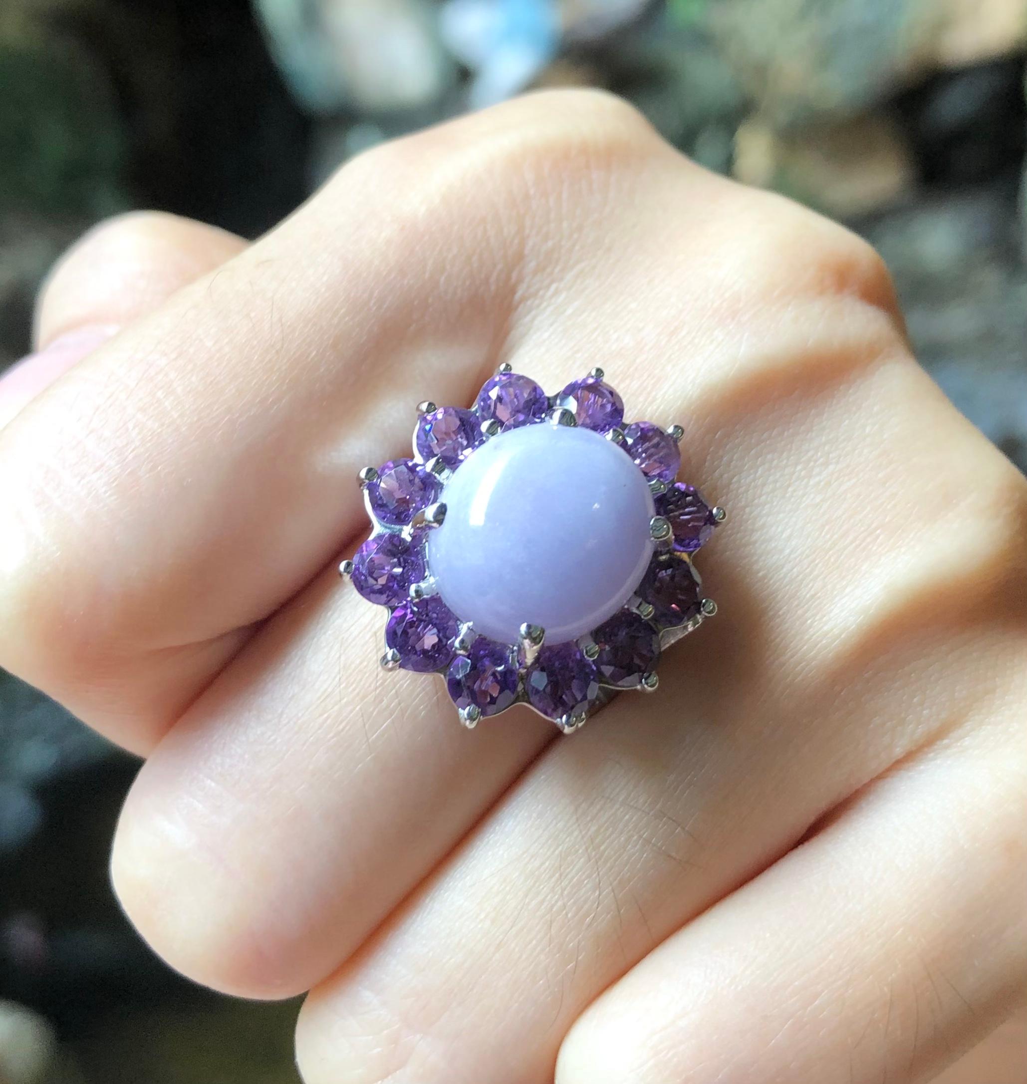 Lavender Jade with Amethyst Ring Set in 18 Karat White Gold Settings In New Condition For Sale In Bangkok, TH