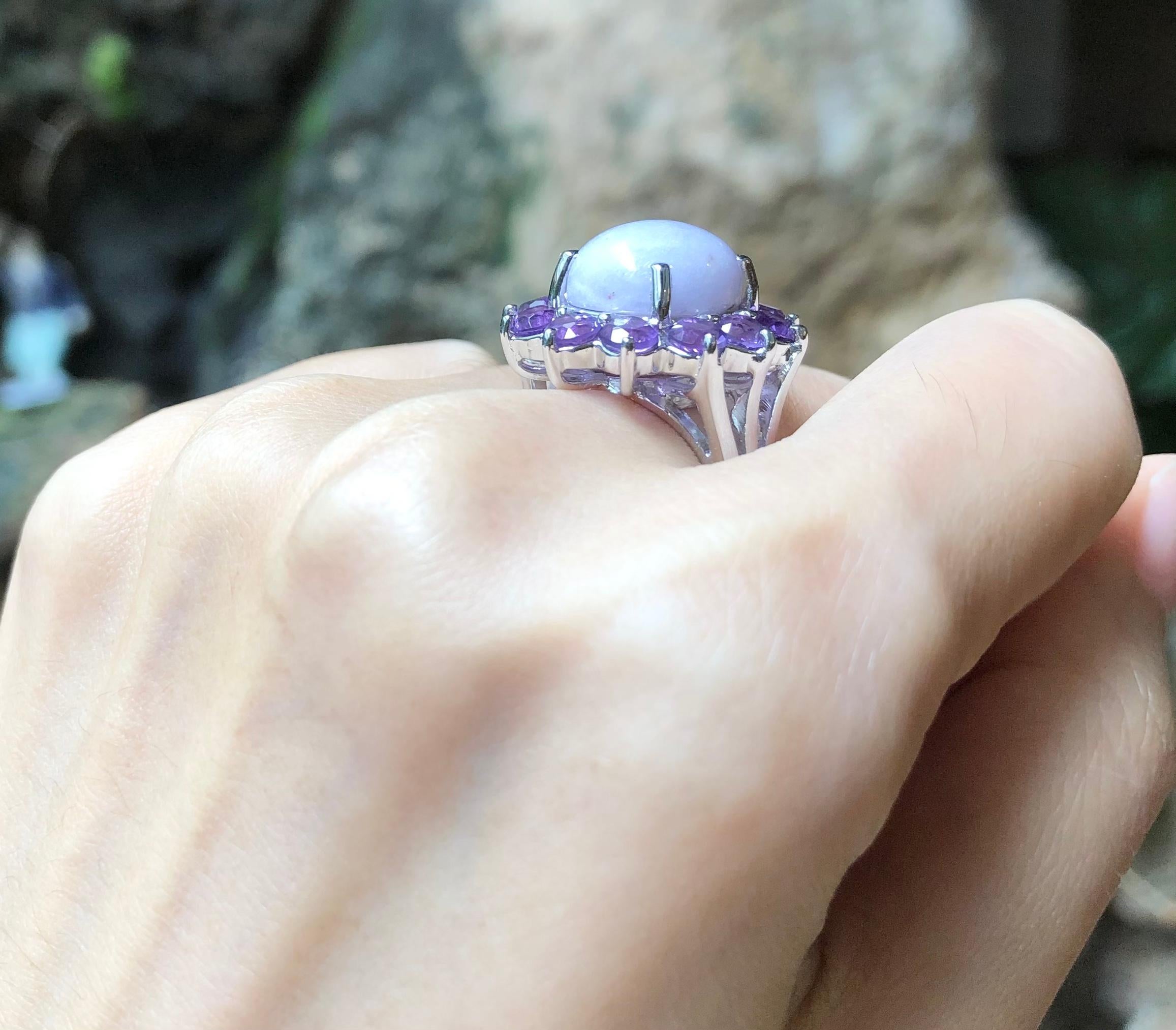 Women's Lavender Jade with Amethyst Ring Set in 18 Karat White Gold Settings For Sale