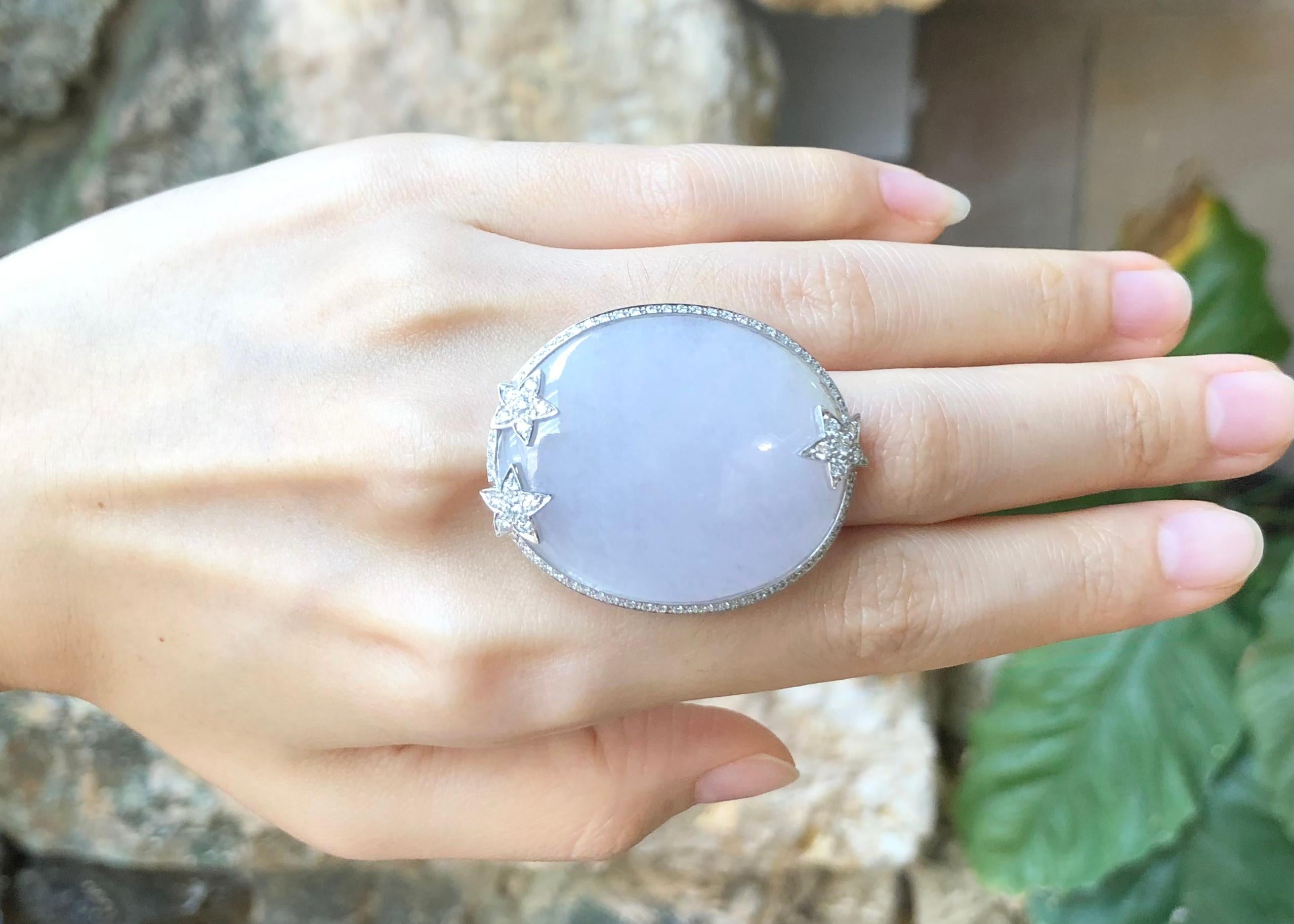 Contemporary Lavender Jade with Diamond Ring Set in 18 Karat White Gold Settings For Sale