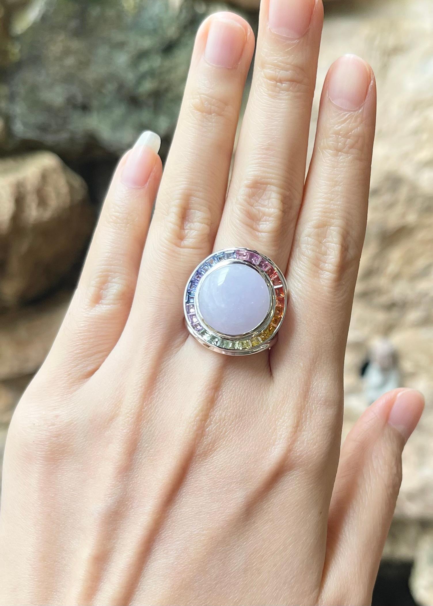 Lavendel Jade 12,62 Karat mit Fancy Saphir 2,30 Karat Ring in 18K Weißgold gefasst

Breite:  2.3 cm 
Länge: 2.3 cm
Ringgröße: 53
Gesamtgewicht: 12,88 Gramm

