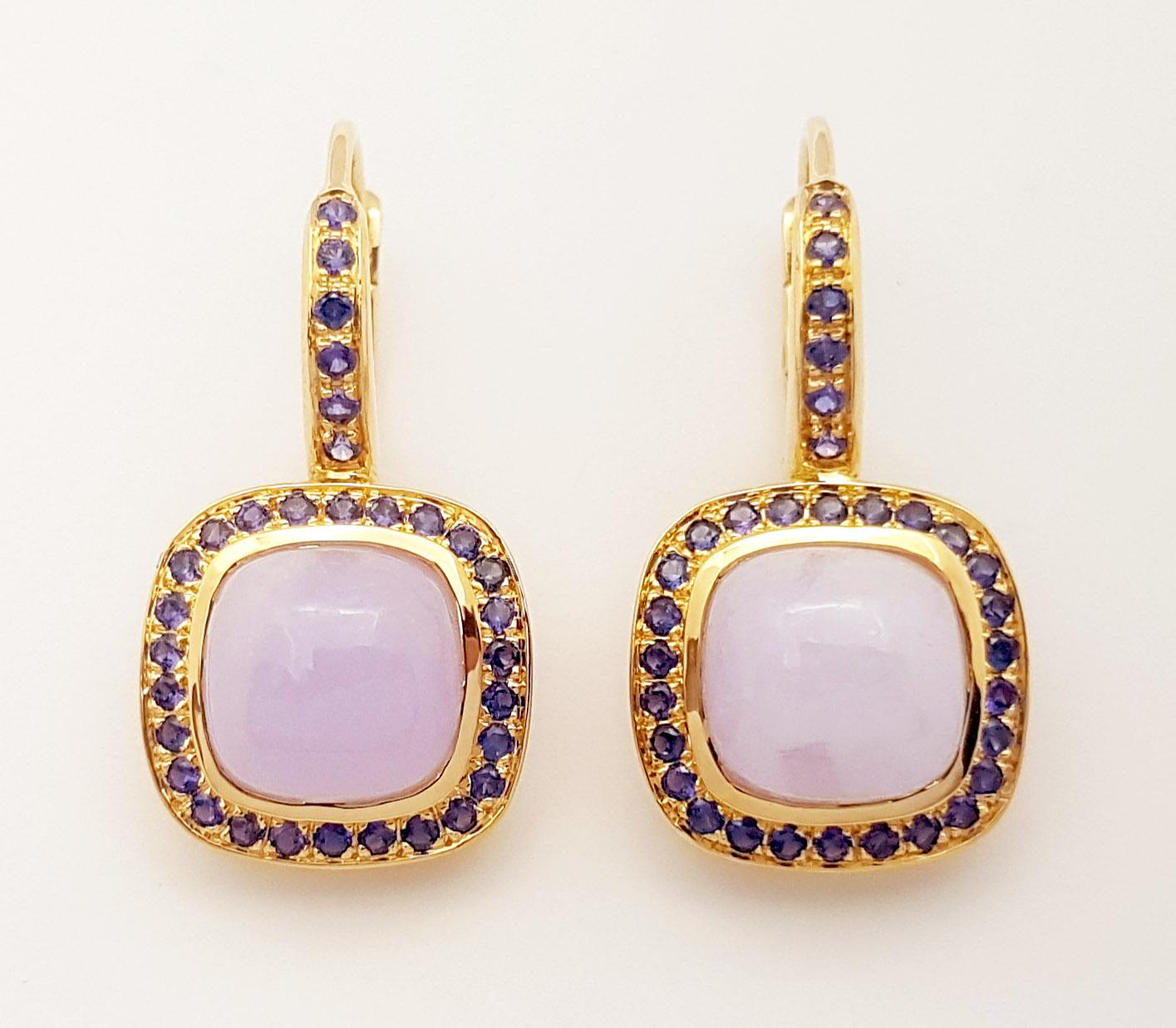 Lavender Jade 8.50 carats with Purple Sapphire 0.53 carat Earrings set in 18K Gold Settings

Width: 1.3 cm 
Length: 1.9 cm
Total Weight: 9.20 grams

