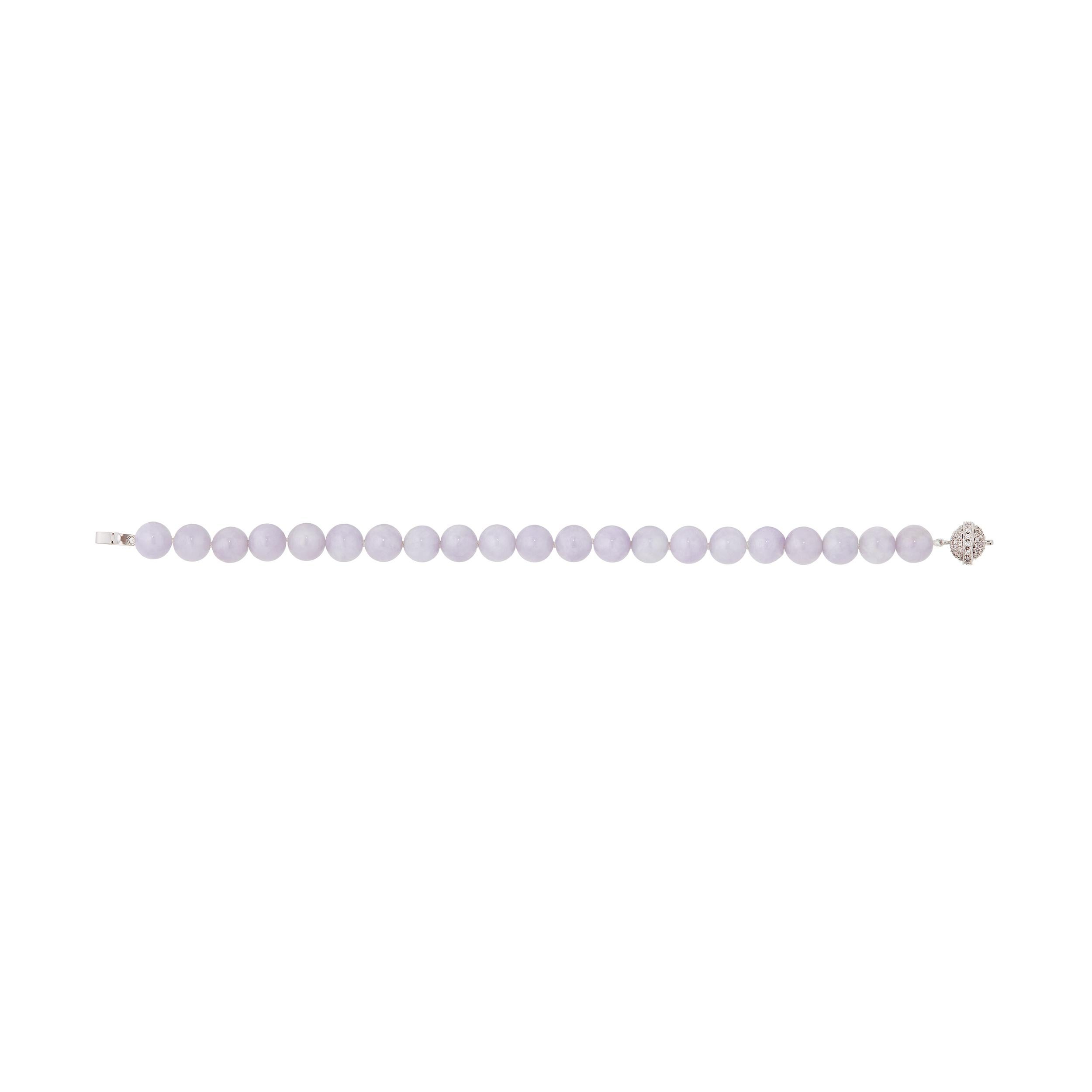 Overall Description:

Certified Lavender Natural A Jade Jadeite Round Beads

18 Karat White Gold Pearl Clasp
     •11.5 mm diameter
     •0.56 Carat Diamonds 

Overall Length: 7 inches
Bead Measurement: 8 mm 
Weight: 19 grams 