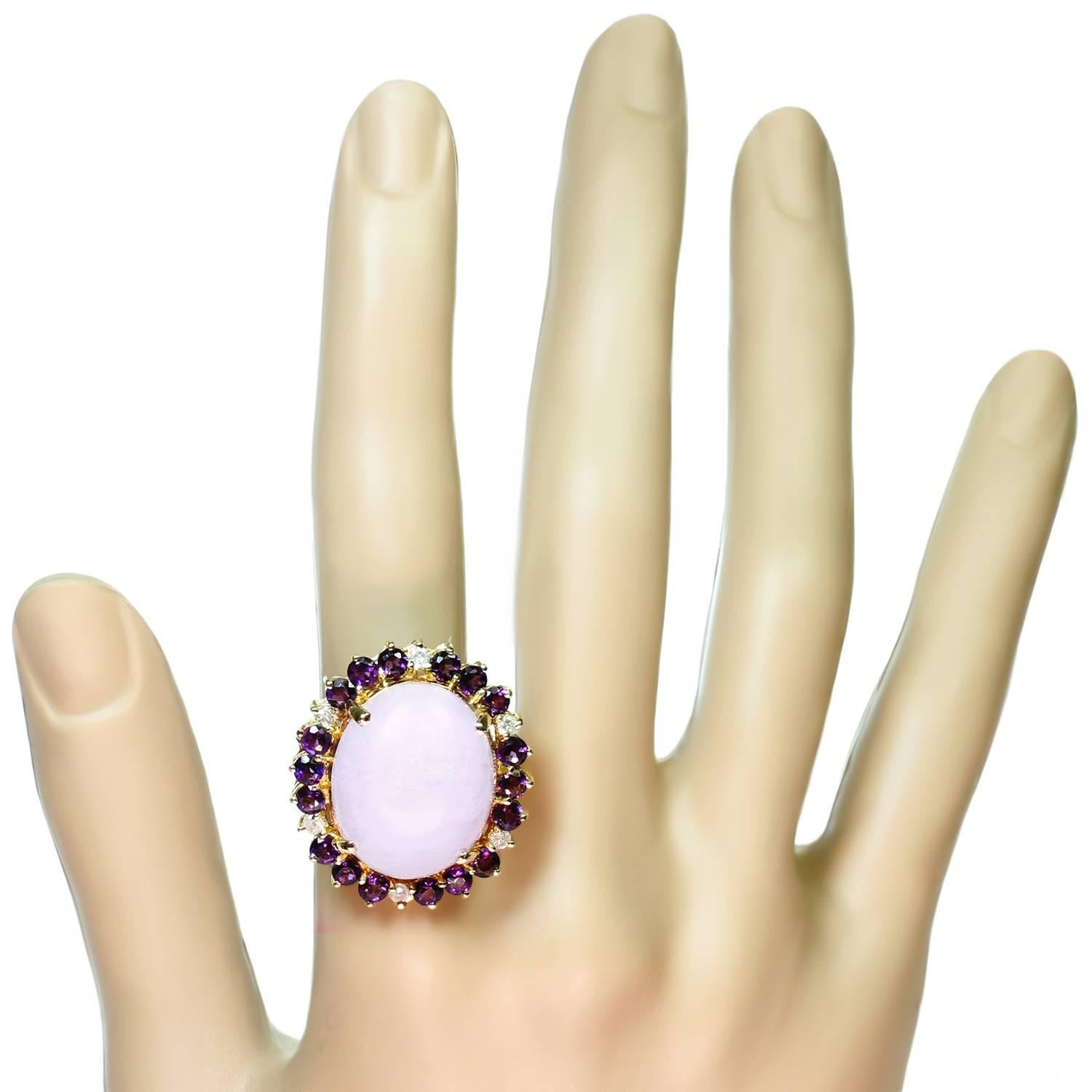 Lavender Jadeite Jade Diamond Amethyst Yellow Gold Ring In Good Condition For Sale In New York, NY