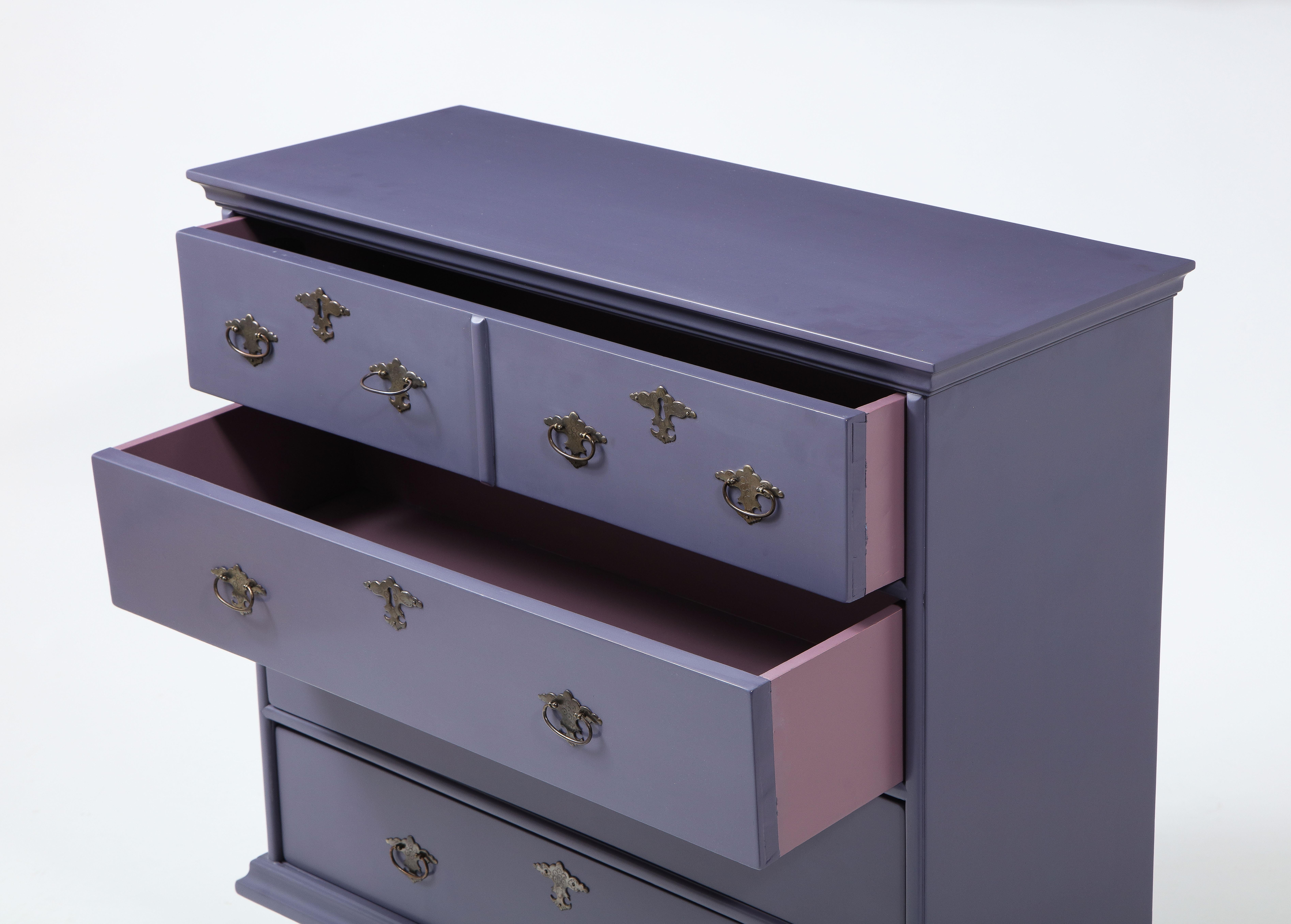 shallow depth dresser