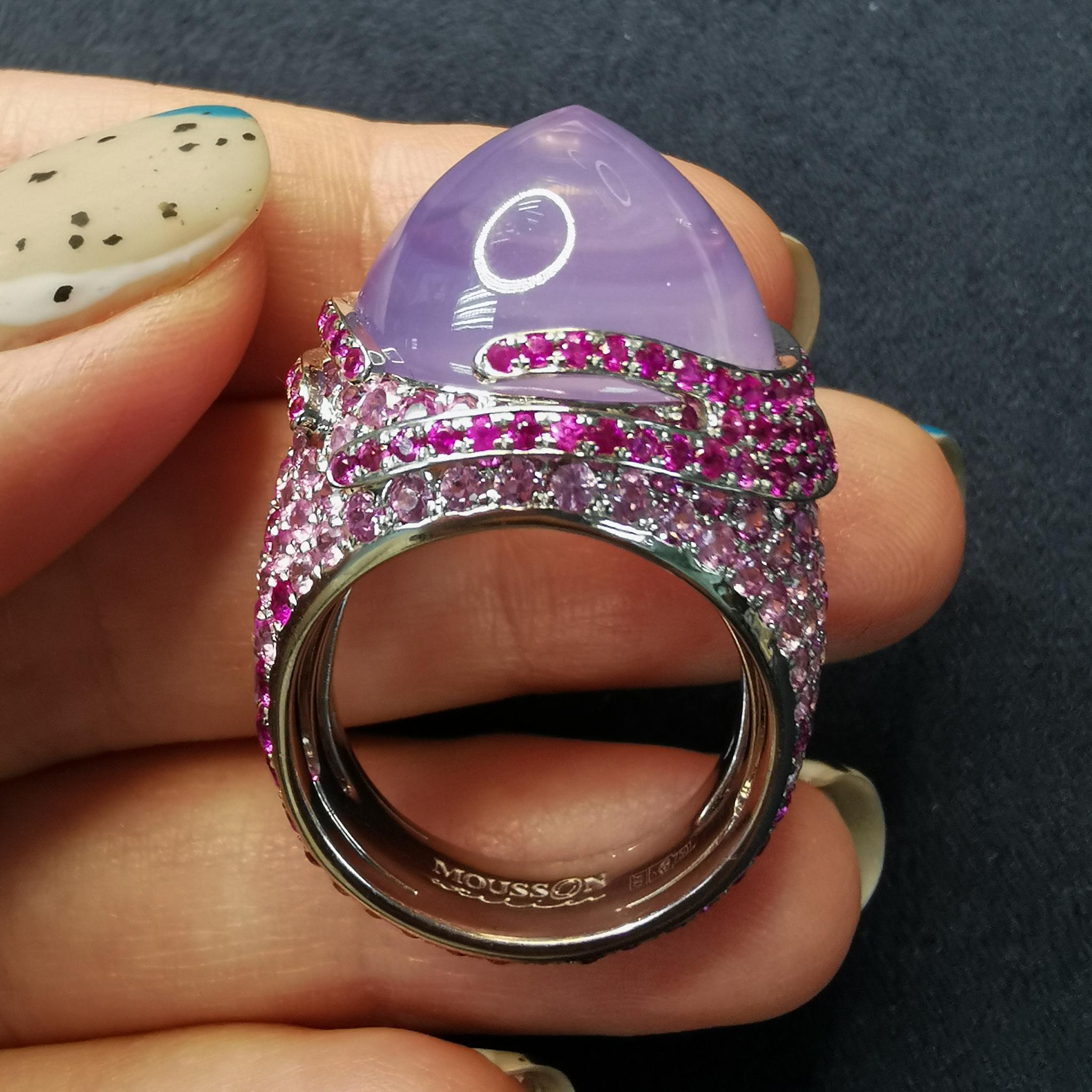 Lavender Quartz 25.63 Carat Pink Sapphires 18 Karat White Gold Fuji Ring In New Condition For Sale In Bangkok, TH