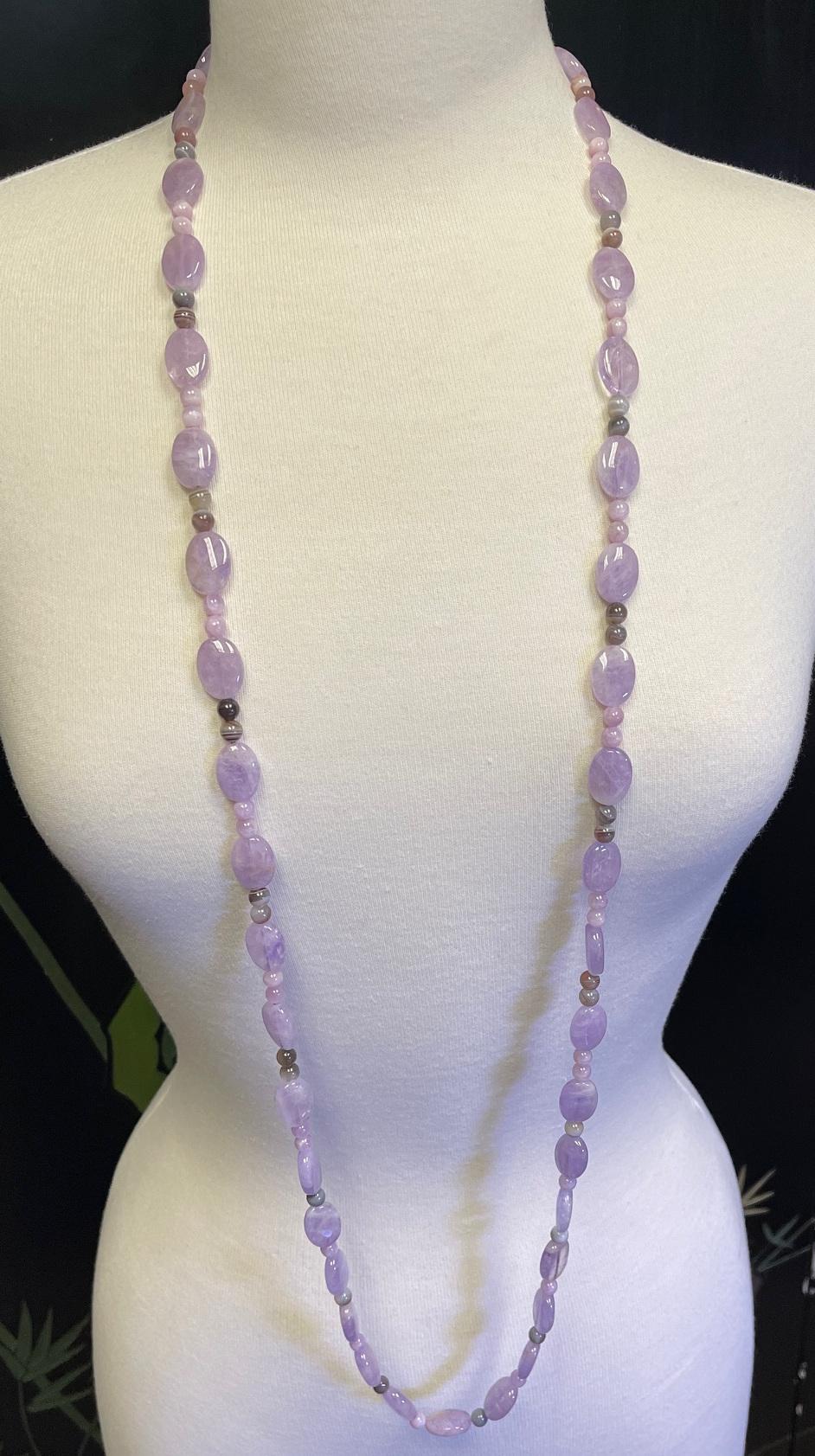 Lavender Rose de France Amethyst, Kunzite and Quartz Necklace with 14k Gold For Sale 3