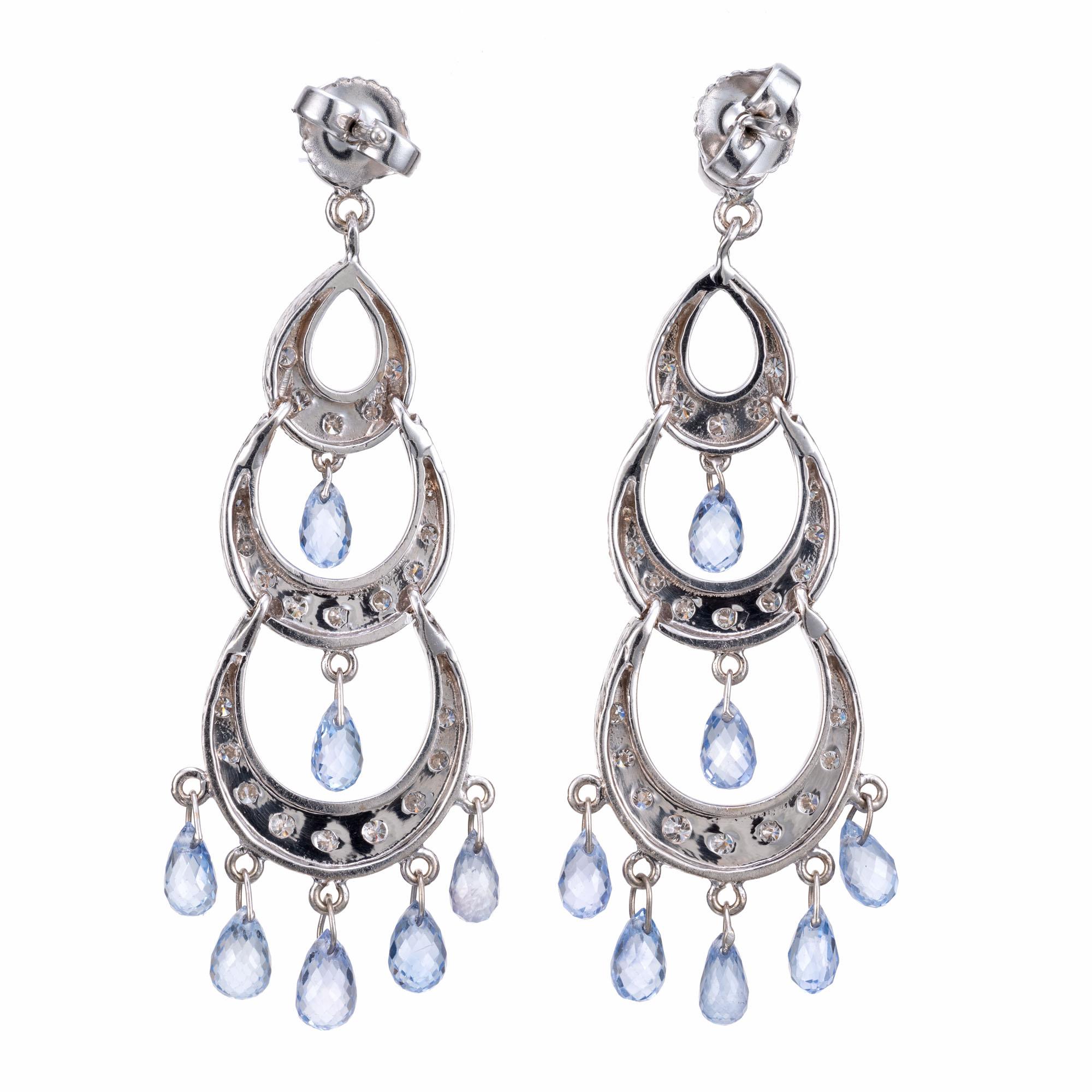 Taille briolette Pendants d'oreilles chandelier en saphir lavande, diamant et briolette en vente